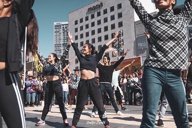 Practicing social distancing way ahead of time 😁 #throwback to PBT&rsquo;s flashmob at Union Square this time last year!

Photo by Charles Zapata
#PBTUSA2019 #PhilippineBalletTheatre