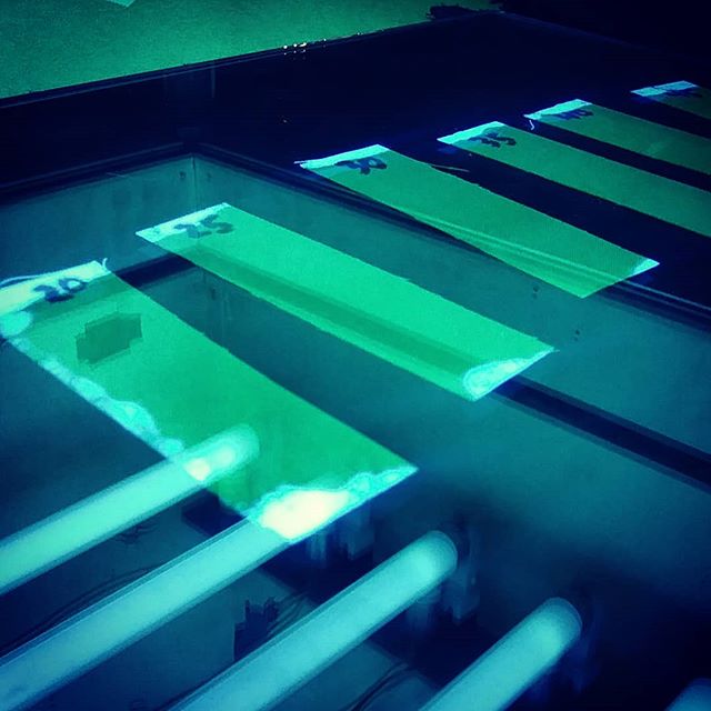 Prepping for production scale. For now it is back to the basics. Blackbulb UV 1/8&quot; &amp; 1/4&quot; glass comparisons vs Metal Halide UV 1/8&quot; &amp; 1/4&quot;. .
.
#artampcovers #ampcovers #acousticart