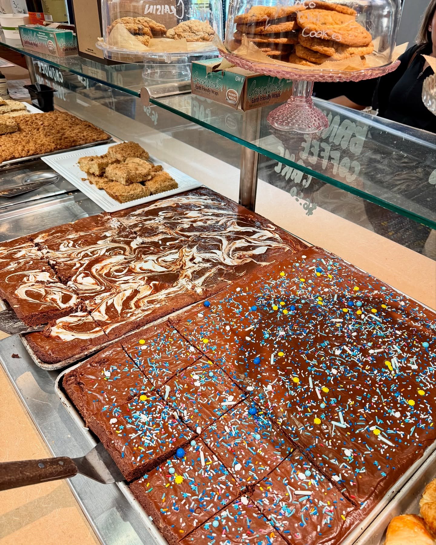 Sweet tooth? We know a place! 🍪🍫

#middletown #middletownct #brownies #cookies #sweettooth #sweets #ctfoodie #ctfood #connecticutrestaurants #cteats