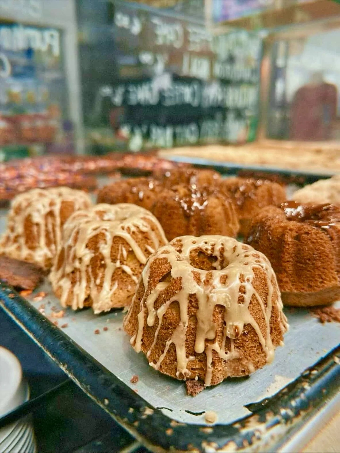 NEW treat alert: Mini Pumpkin Bundt Cakes with Maple (or Chocolate) Glaze! 🎃🍁🍫

#cteats #ctfoodie #ctbites #ctrestaurants #connecticutfoodie #connecticuteats #connecticutfood #middletownct