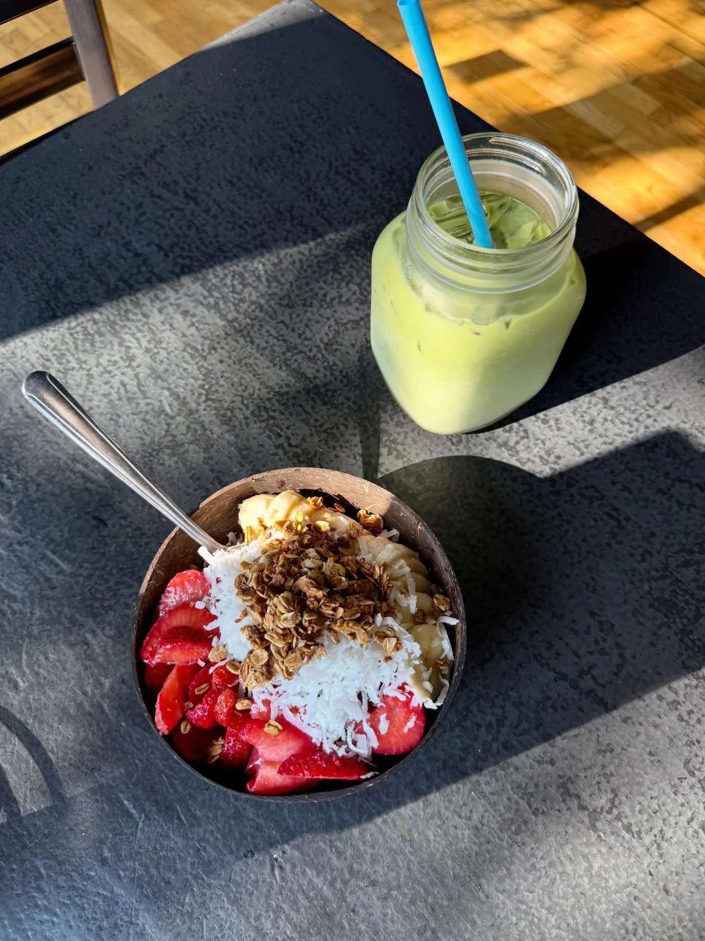 when the temps rise slightly and suddenly you need a a&ccedil;a&iacute; bowl 🍌🍓

#middletownct #ctfoodie #ctrestaurants