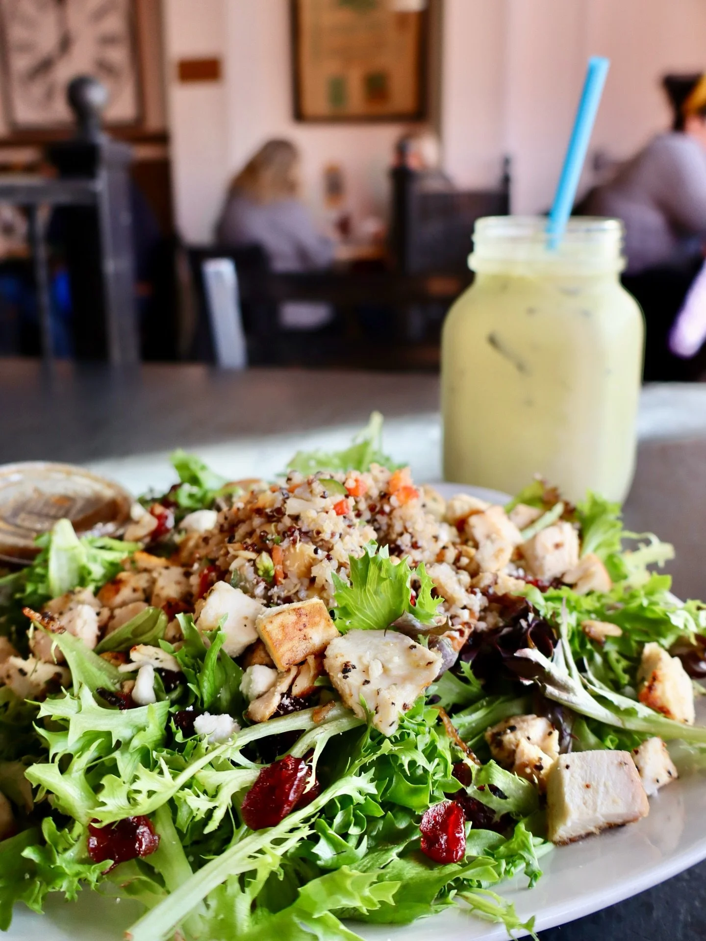 Protein Salad 🥗 Light enough to feel good, filling enough to keep you going! 

Grilled Chicken/ Quinoa/ Garbanzo Beans/ Feta/ Cucumber/ Tomato/ Carrot/ Red Onion/ Dried Cranberries/ Greens

#ctfoodie #cteats #middletownct #connecticutrestaurants #ct