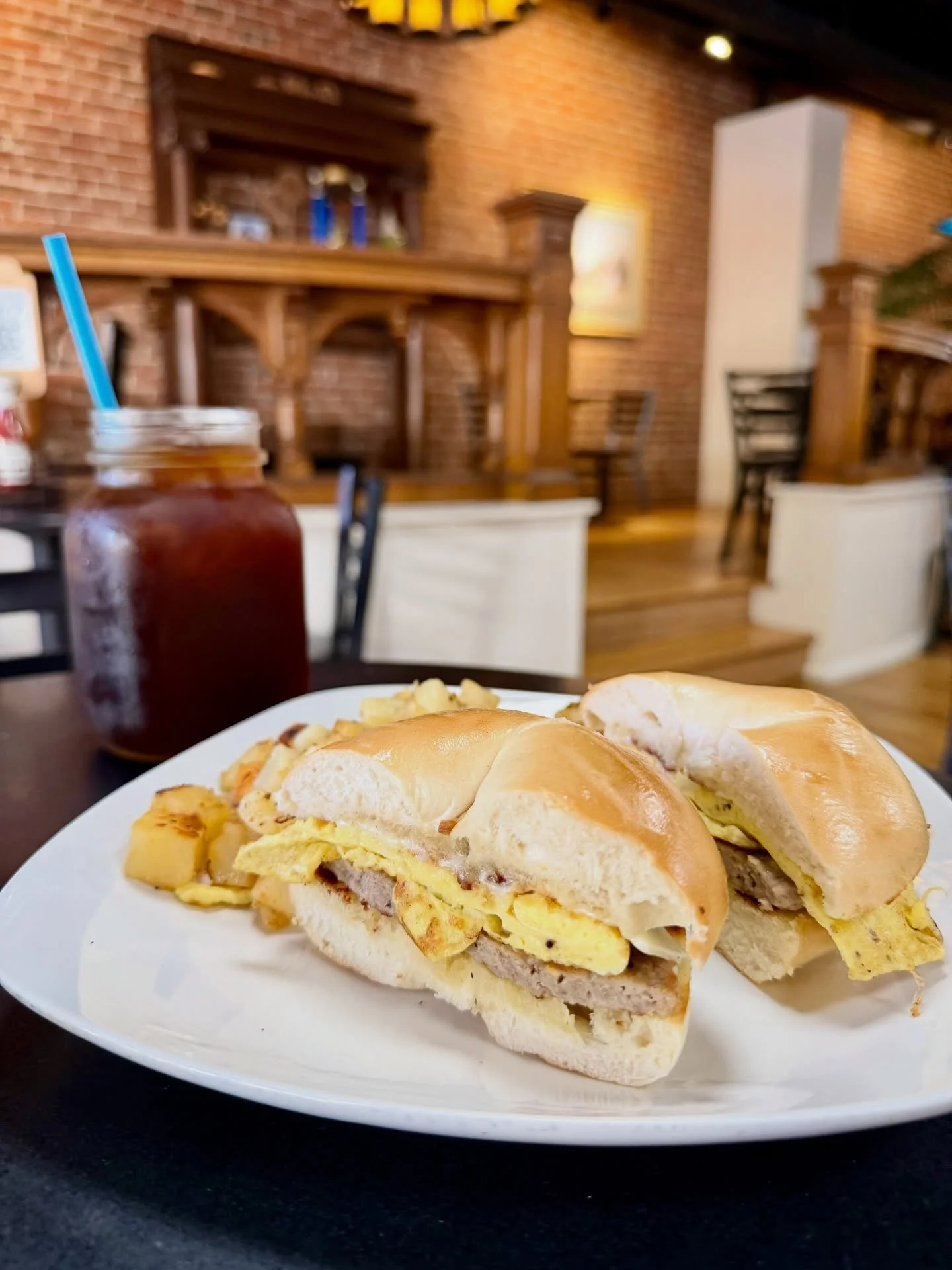 breakfast all day 🥯☕️

#ctfoodie #middletownct #ctbites #cteats #connecticutfoodie
