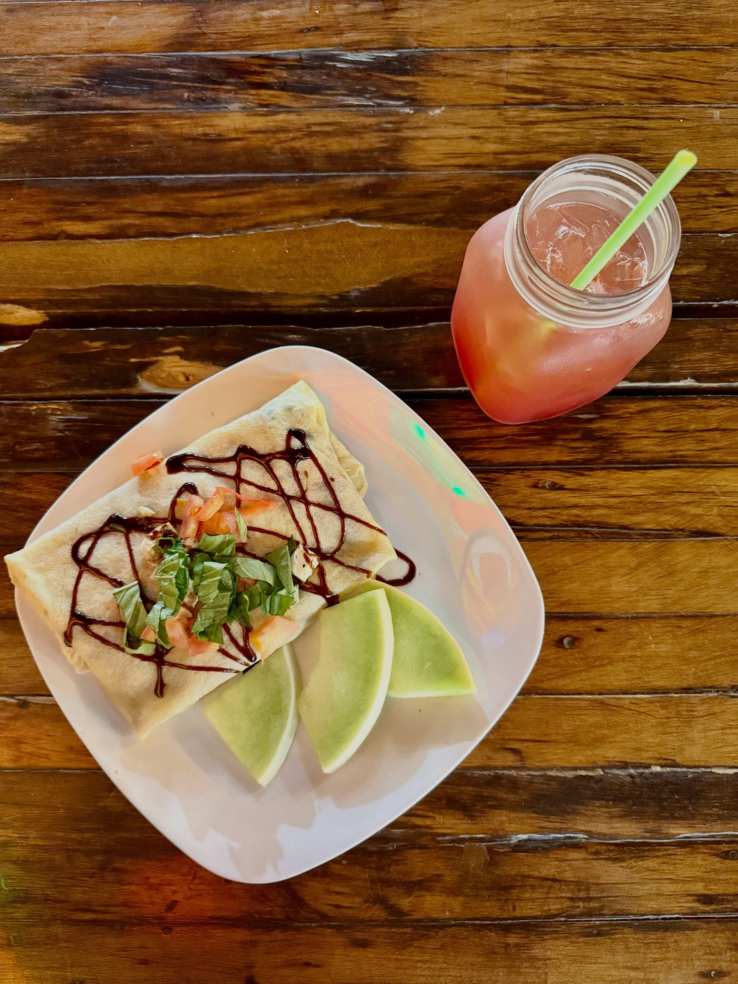 The Nathan Hale 🍅🌿 

Savory crepe filled with tomato, mozzarella, basil with balsamic vinaigrette 🍽️

#ctfoodie #cteats #connecticutrestaurants #middletownct #ctbites