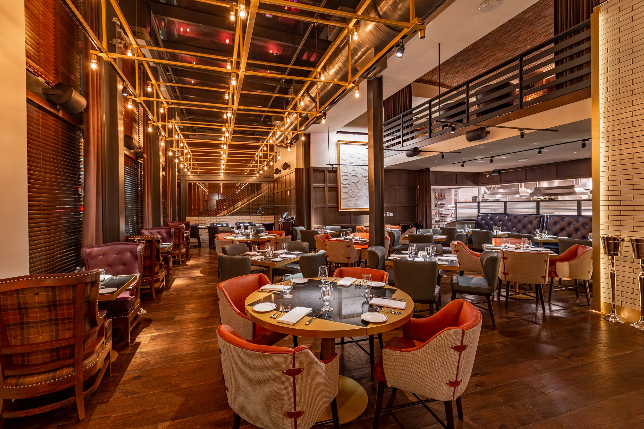 Hotel Distil Dinning room at night