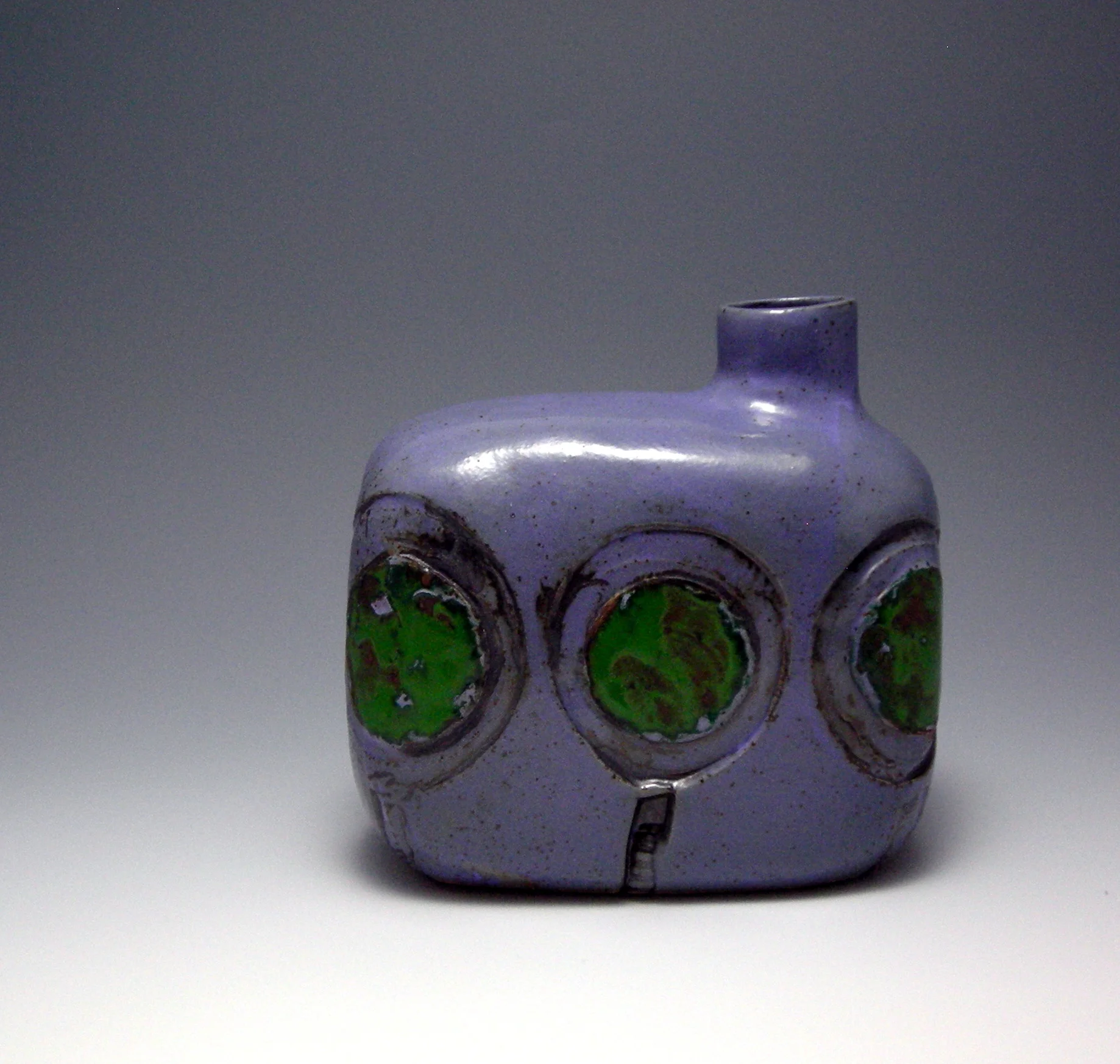 purple loaf vase.JPG