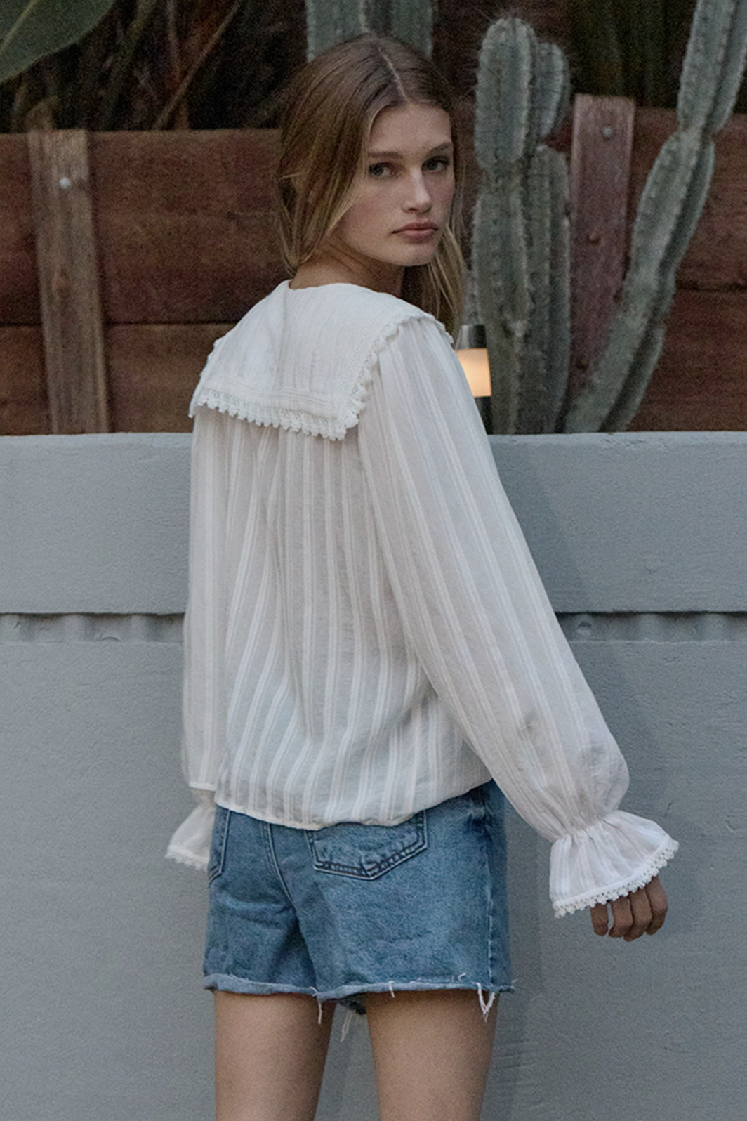 Scalloped Lace Collar Button Blouse White