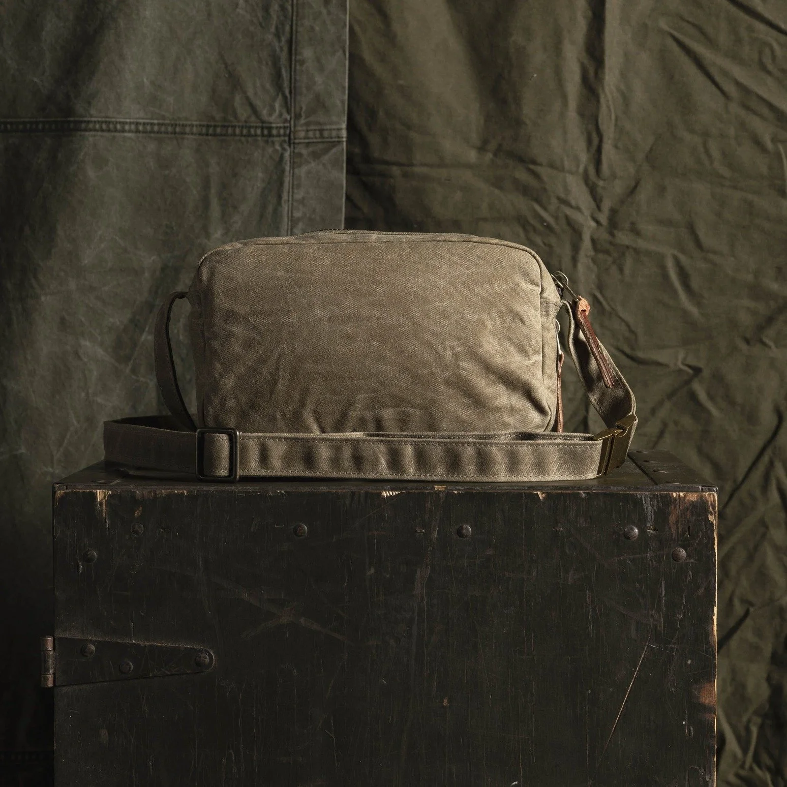 Bradley Mountain Rangefinder Crossbody Bag Field Tan