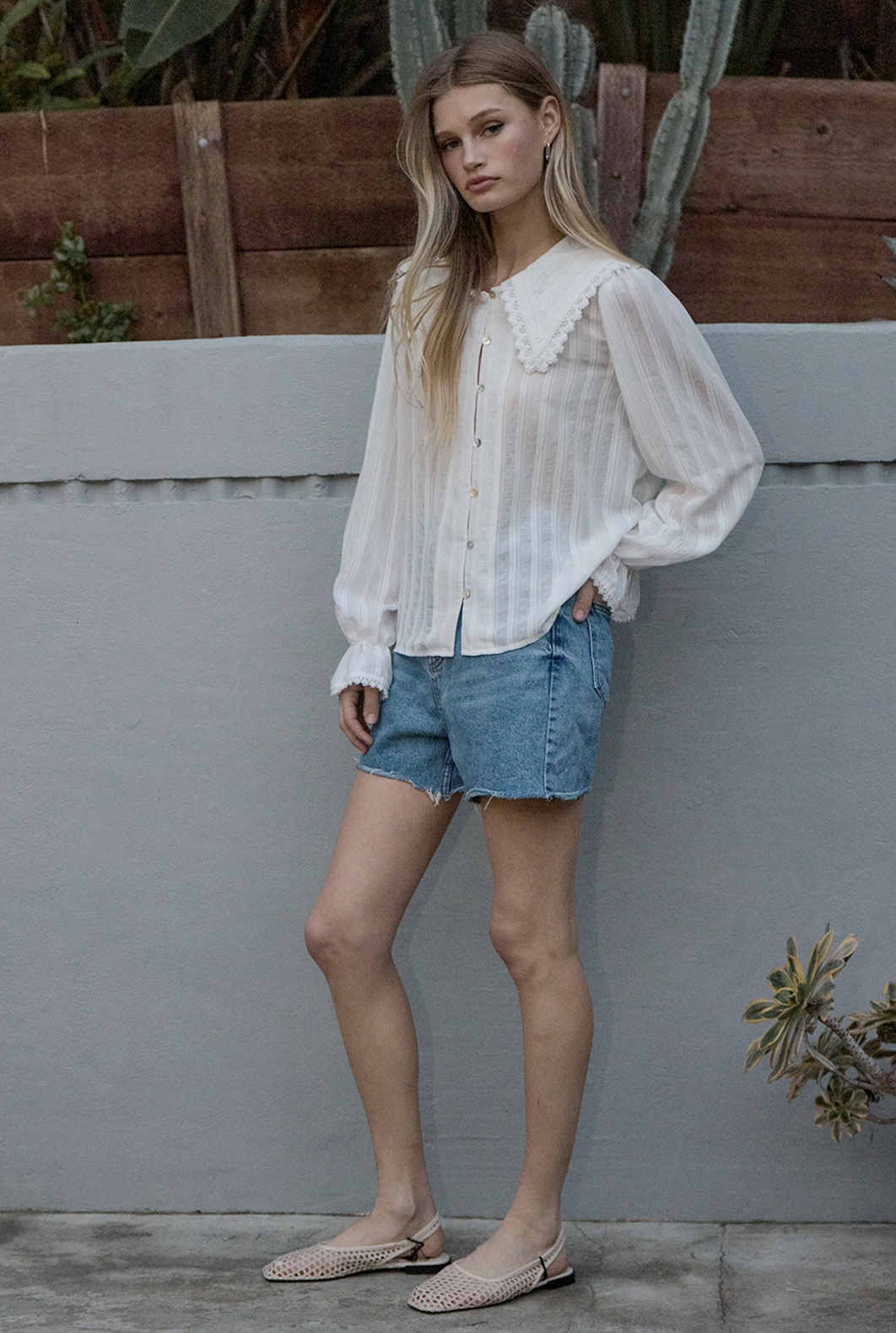 Scalloped Lace Collar Button Blouse White