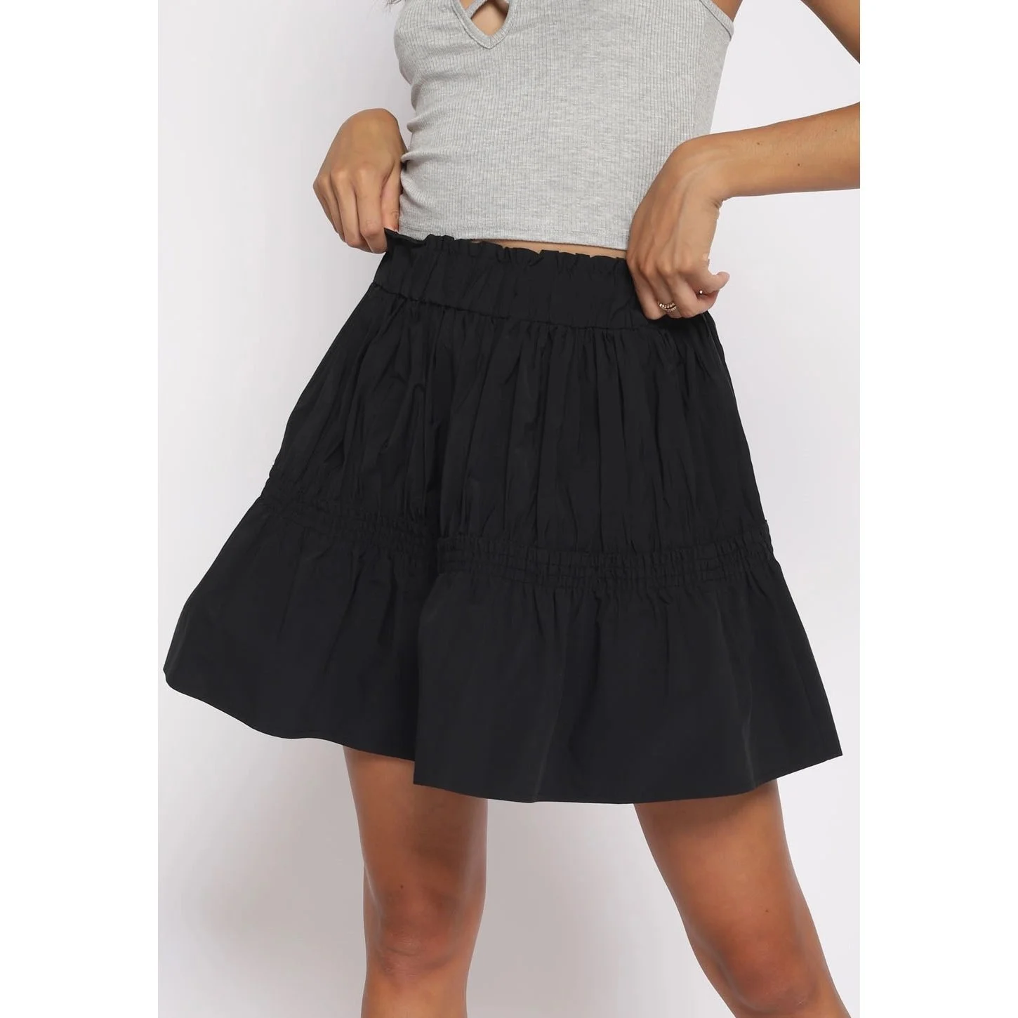 【BAON】Tuha Check Banding Tiered Mini Skirt Hana Belt Check Mini Skirt, Charcoal