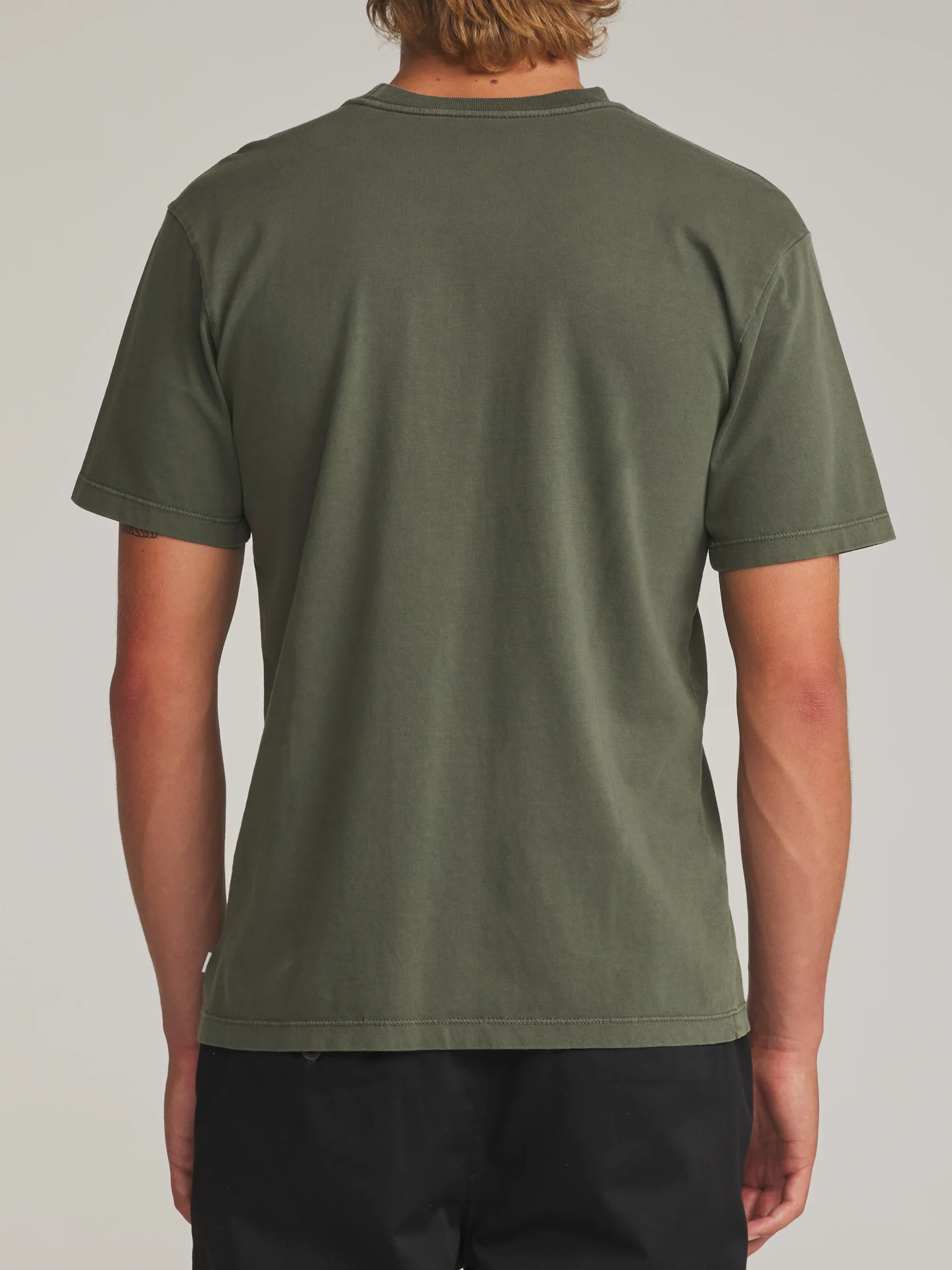 katin-fa26-basic-knits-base-tee-clover-vintage-wash-on-model-03-back_5000x.webp