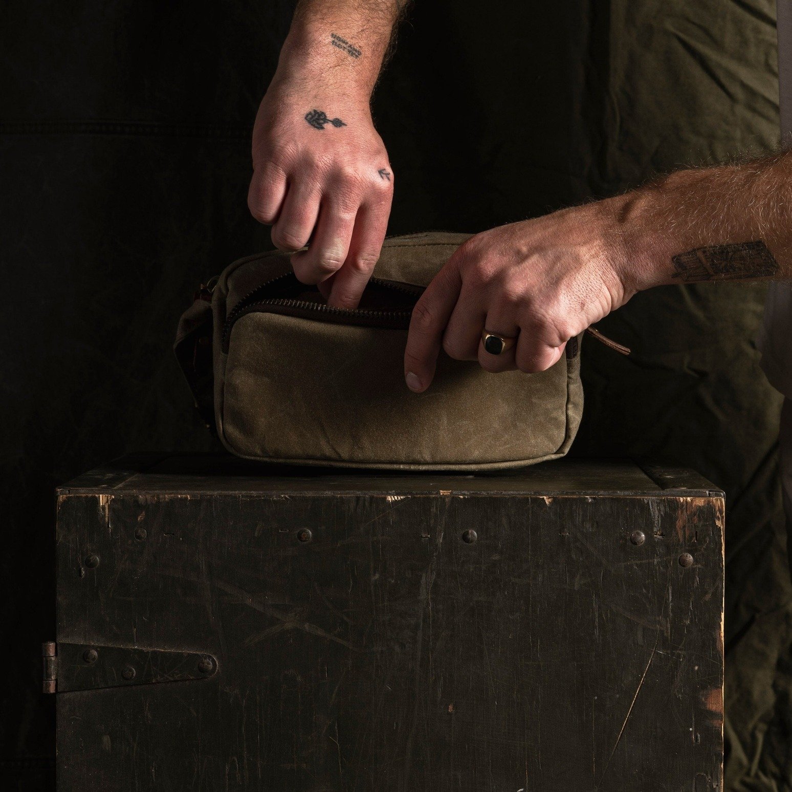 Bradley Mountain Rangefinder Crossbody Bag Field Tan