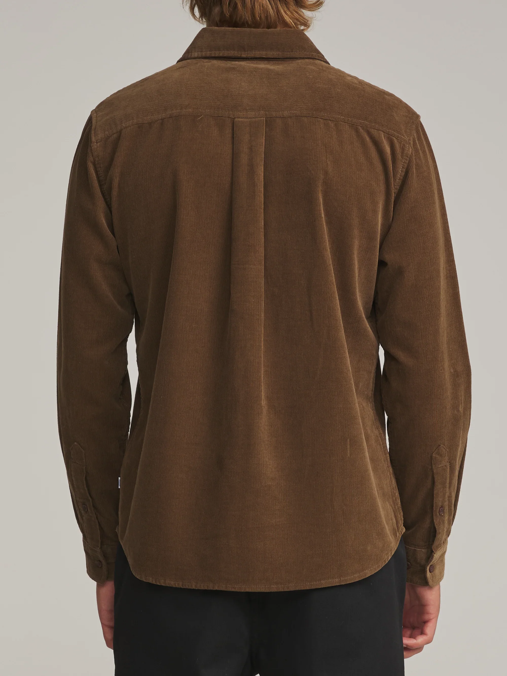 katin-fa26-shirts-granada-shirt-brown-on-model-03-back_5000x.webp