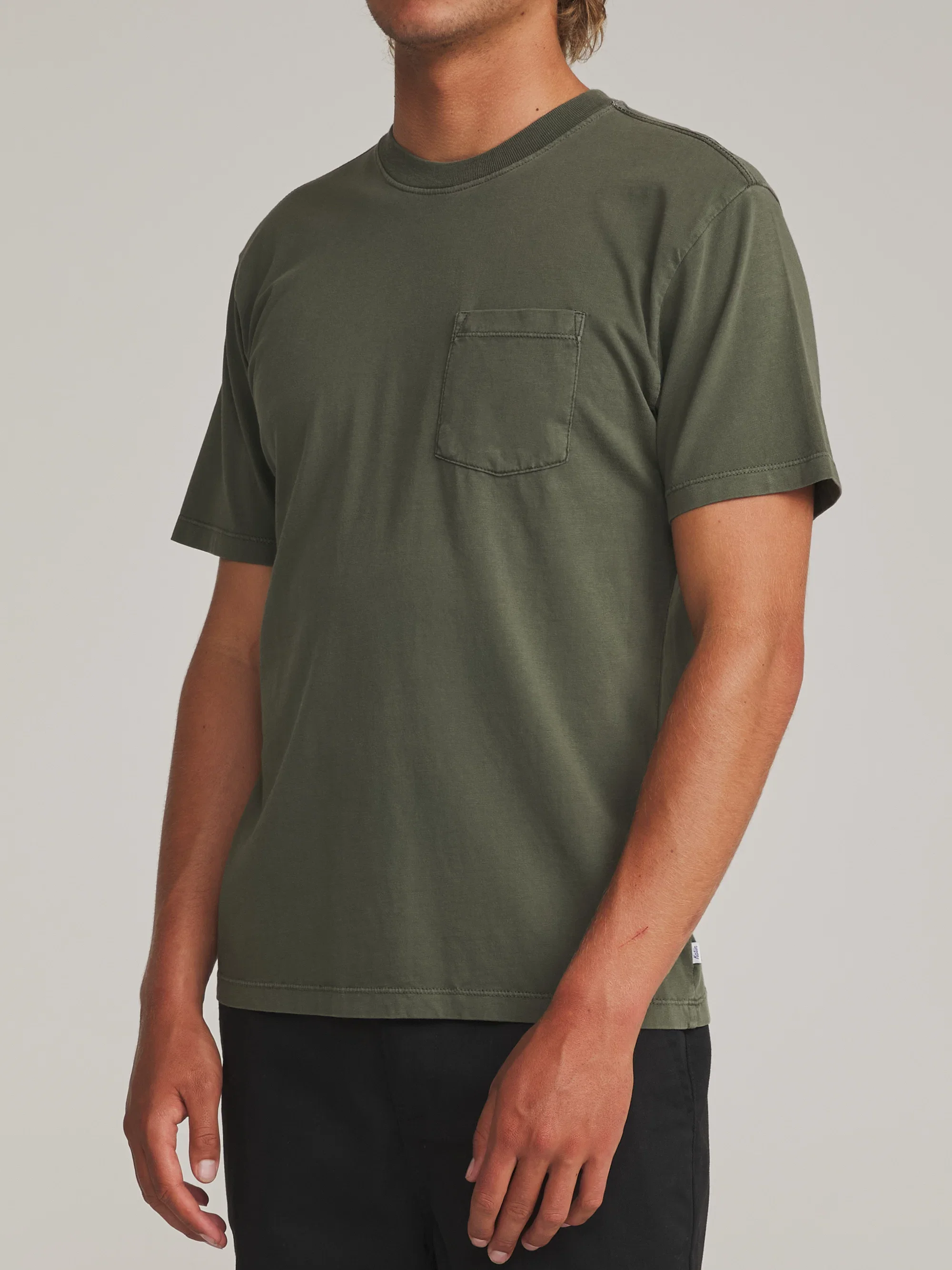 katin-fa26-basic-knits-base-tee-clover-vintage-wash-on-model-02-side_5000x.webp