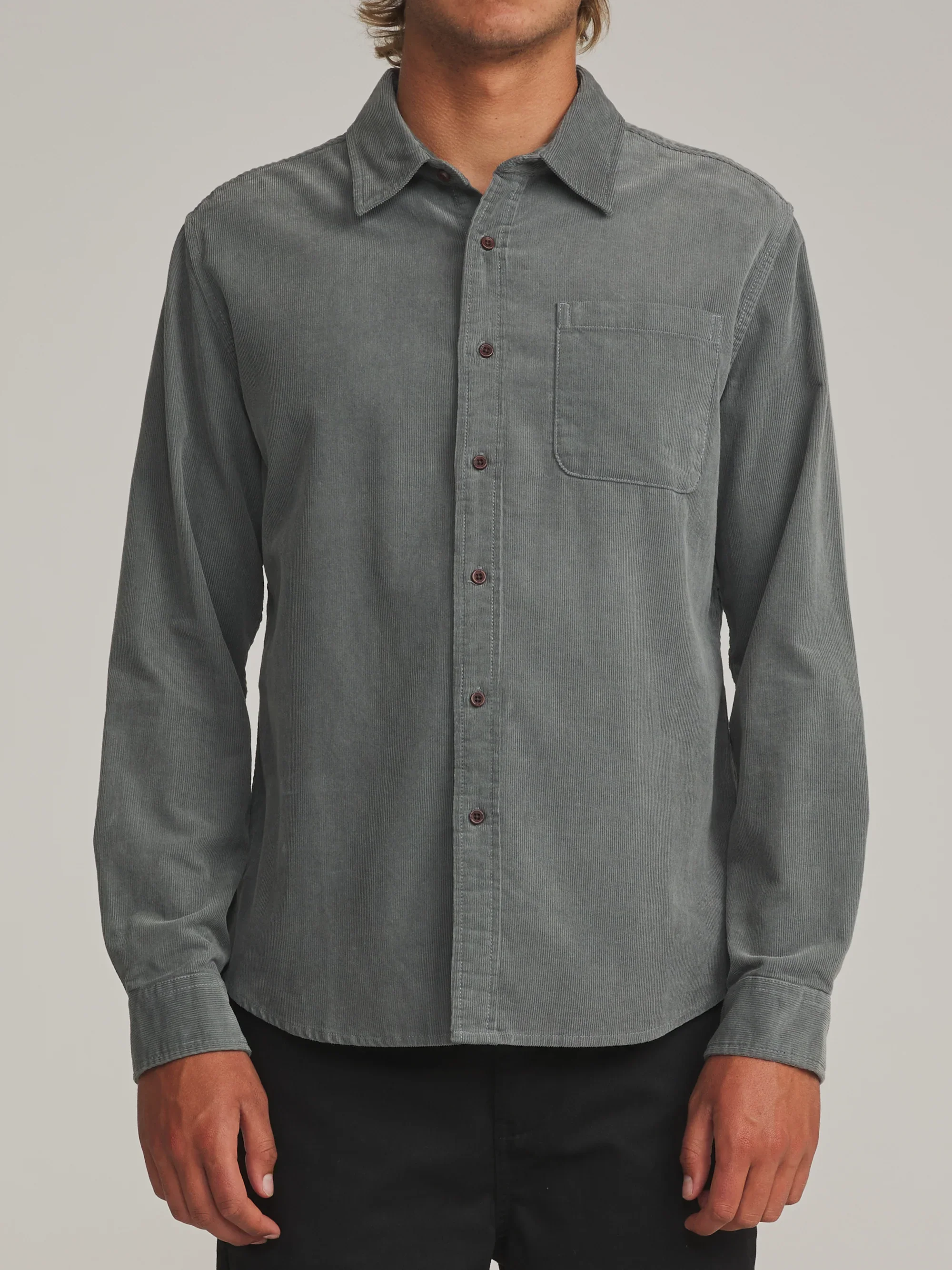 katin-fa26-shirts-granada-shirt-graphite-on-model-01-front_5000x.webp