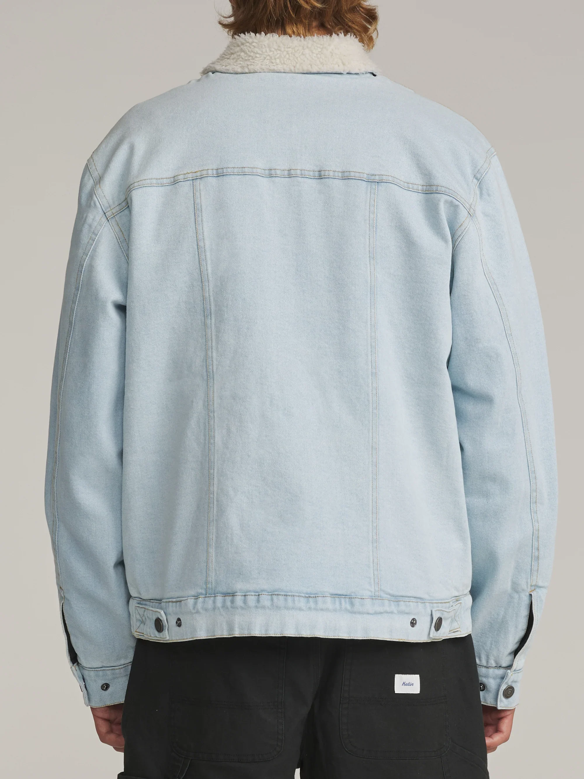 katin-fa26-jackets-harris-denim-jacket-light-indigo-on-model-03-back_5000x.webp