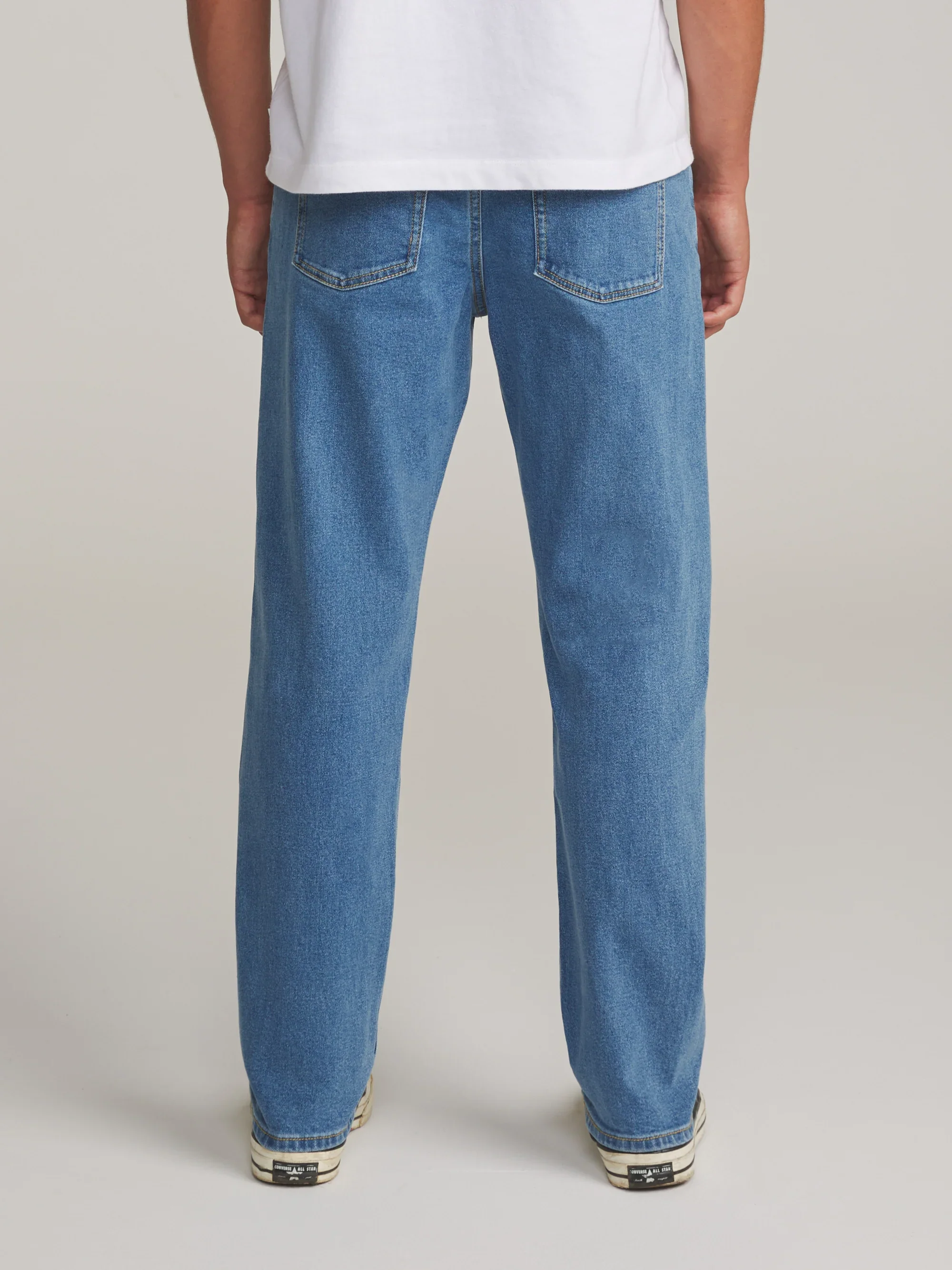katin-fa26-denim-ren-57-classic-straight-medium-indigo-on-model-03-back_5000x.webp