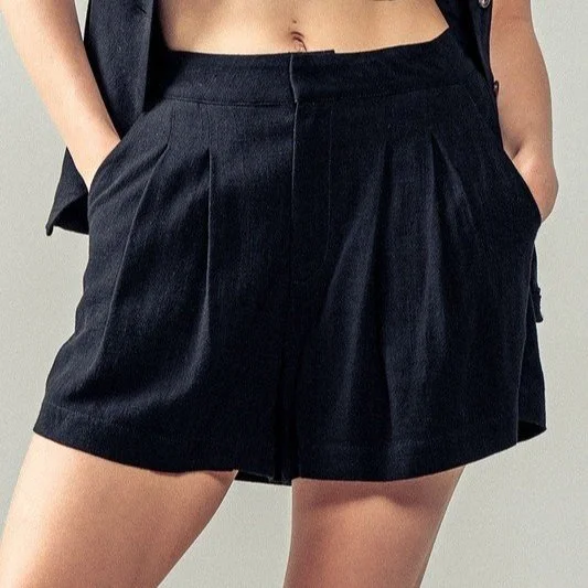 Pleated Linen Shorts Black