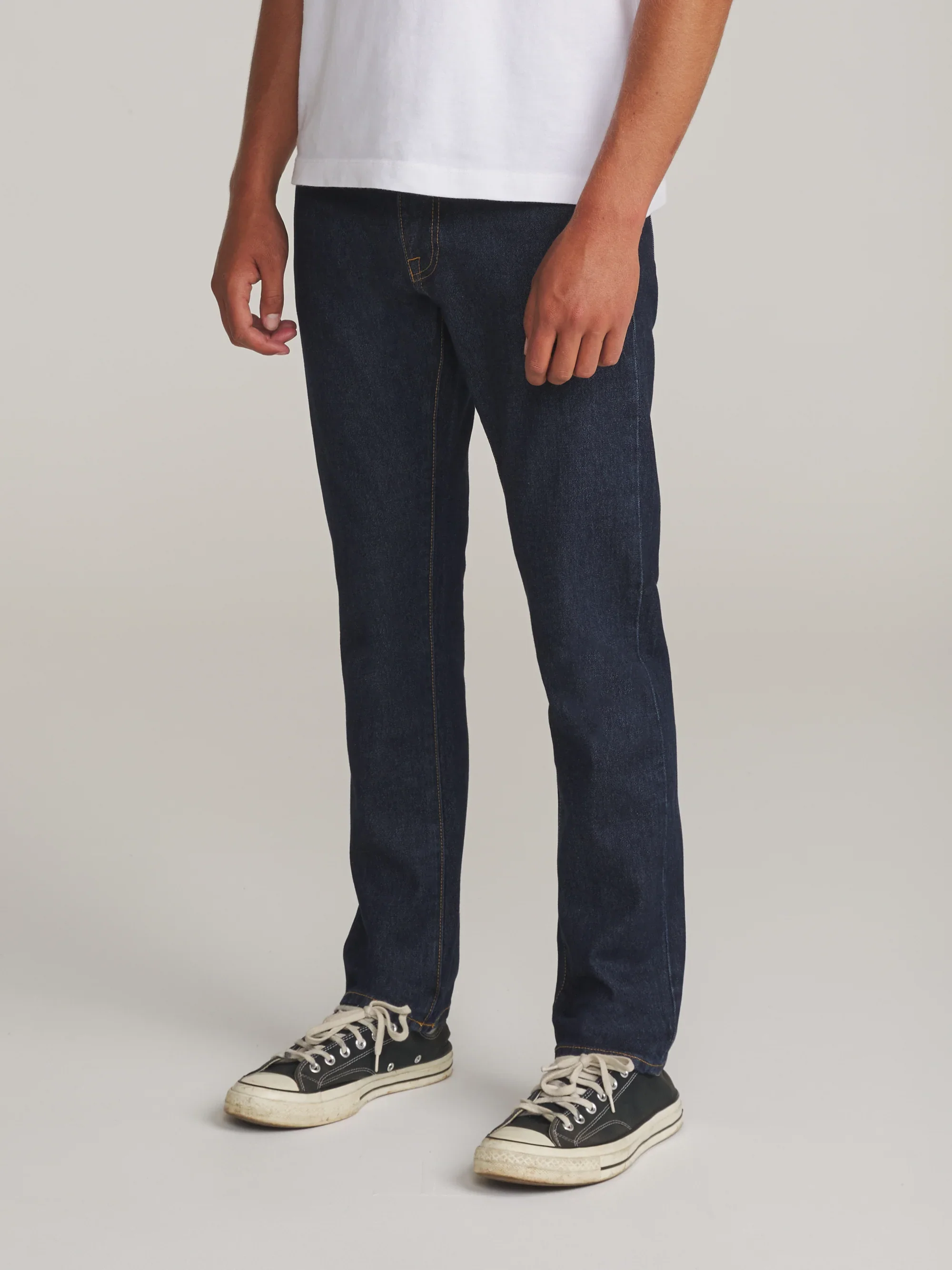 katin-fa26-denim-jacobs-71-slim-straight-raw-indigo-on-model-02-side_5000x.webp