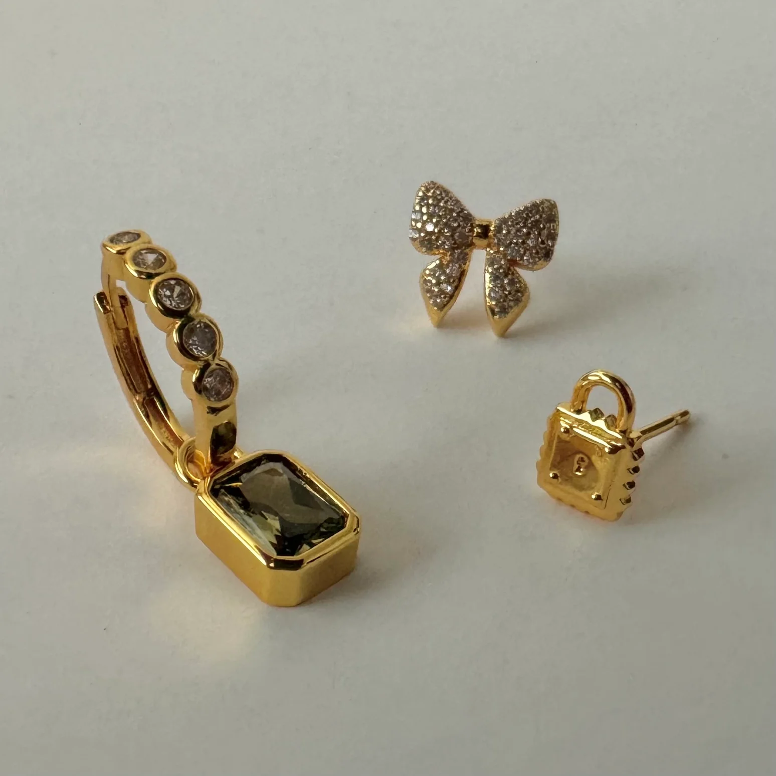 Olive Drop Earrings Gold