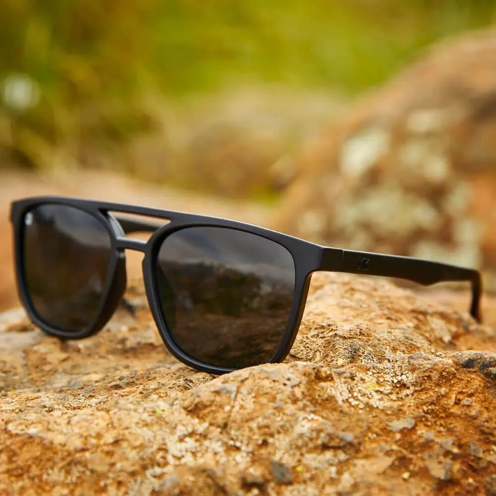 Brightsides-BlackonBlack-Lifesty.jpg