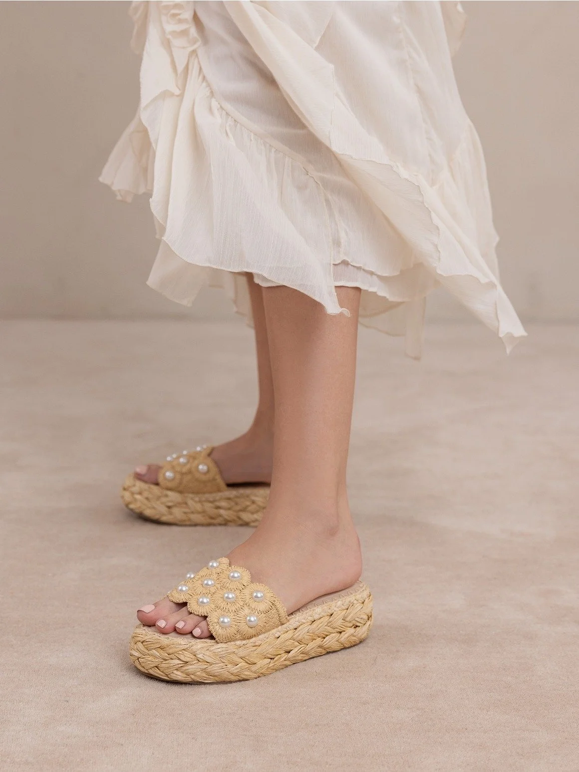 The Candice Natural Floral Raffia Platform Slide