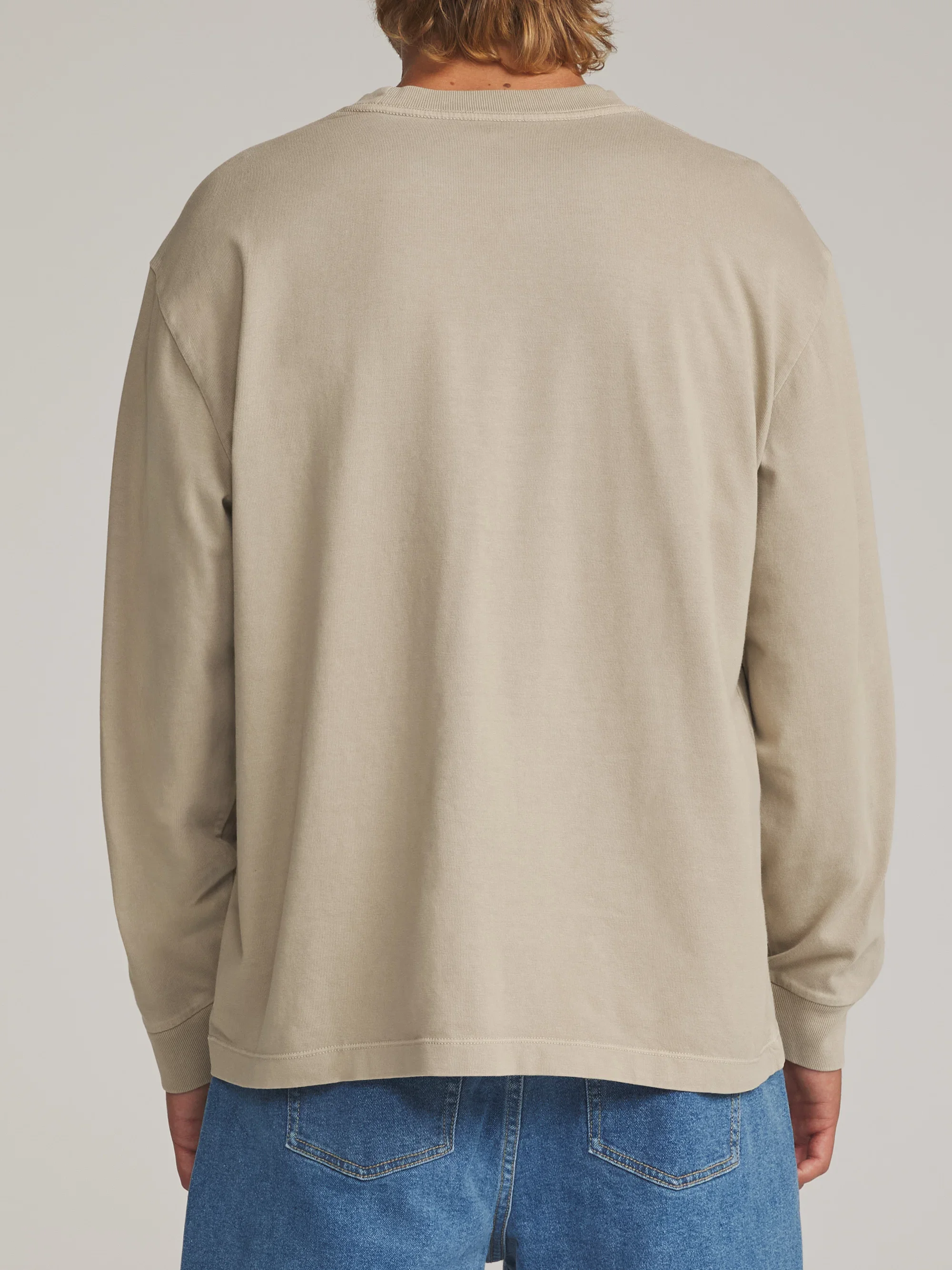 katin-fa26-basic-knits-box-fit-ls-tee-taupe-on-model-03-back_5000x.webp