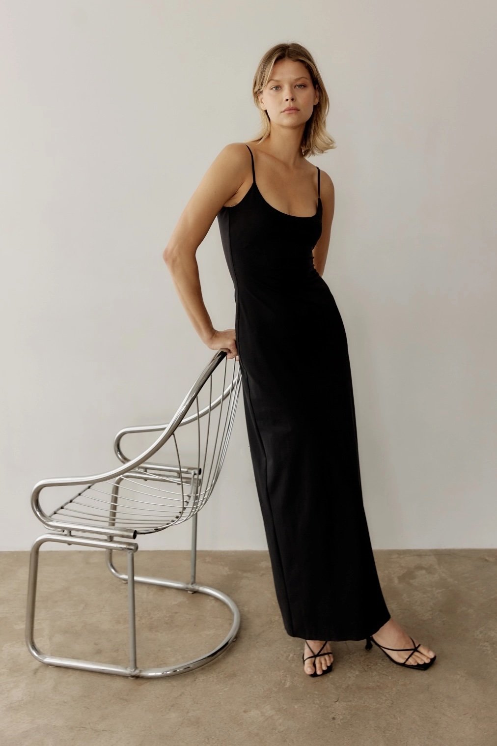 The Tris Dress Black