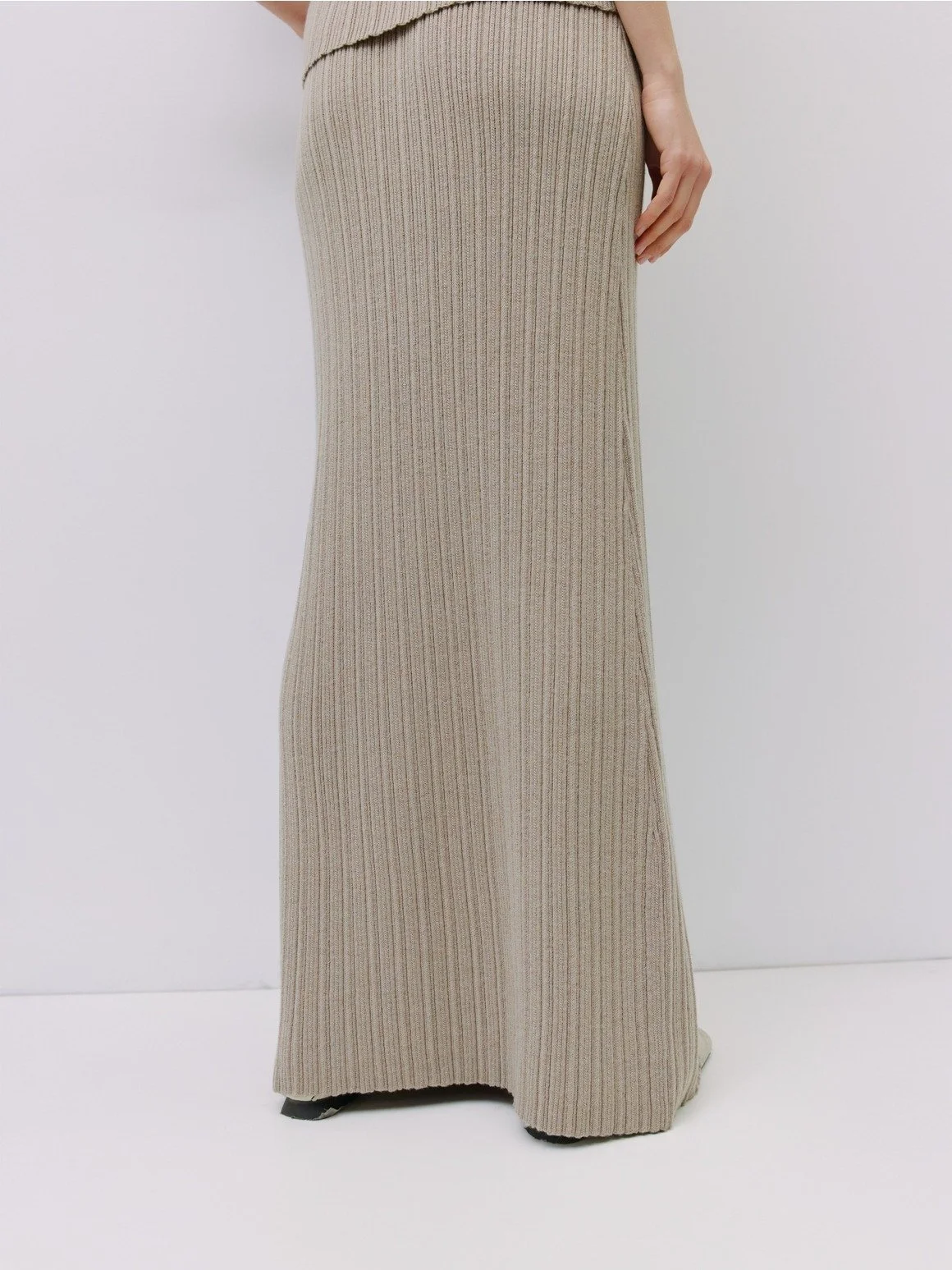 The Joelle Ribbed Knit Skirt Beige