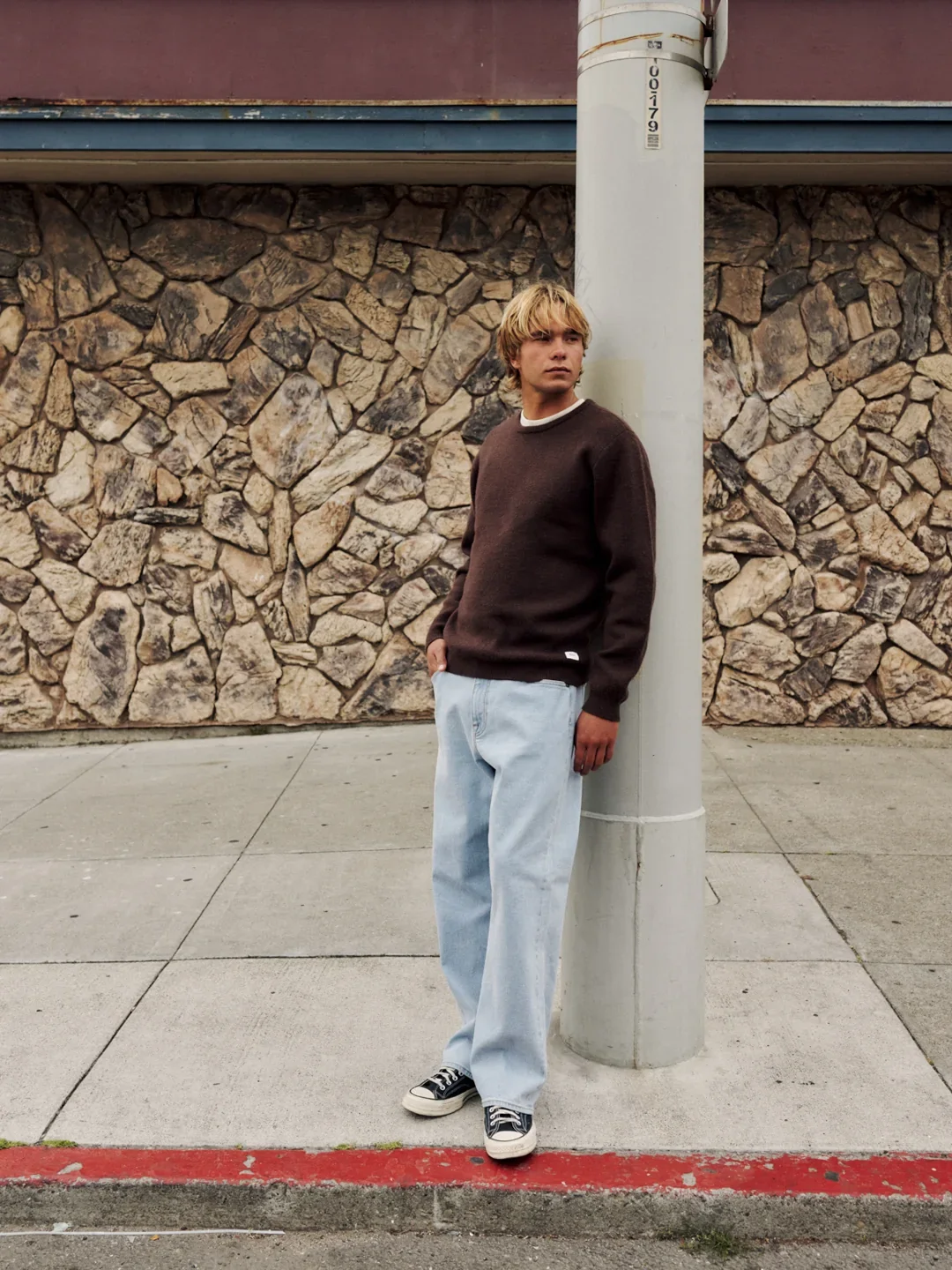 katin-fa26-sweaters-rivers-sweater-brown-lifestyle-frame-1085_v2_5000x.webp