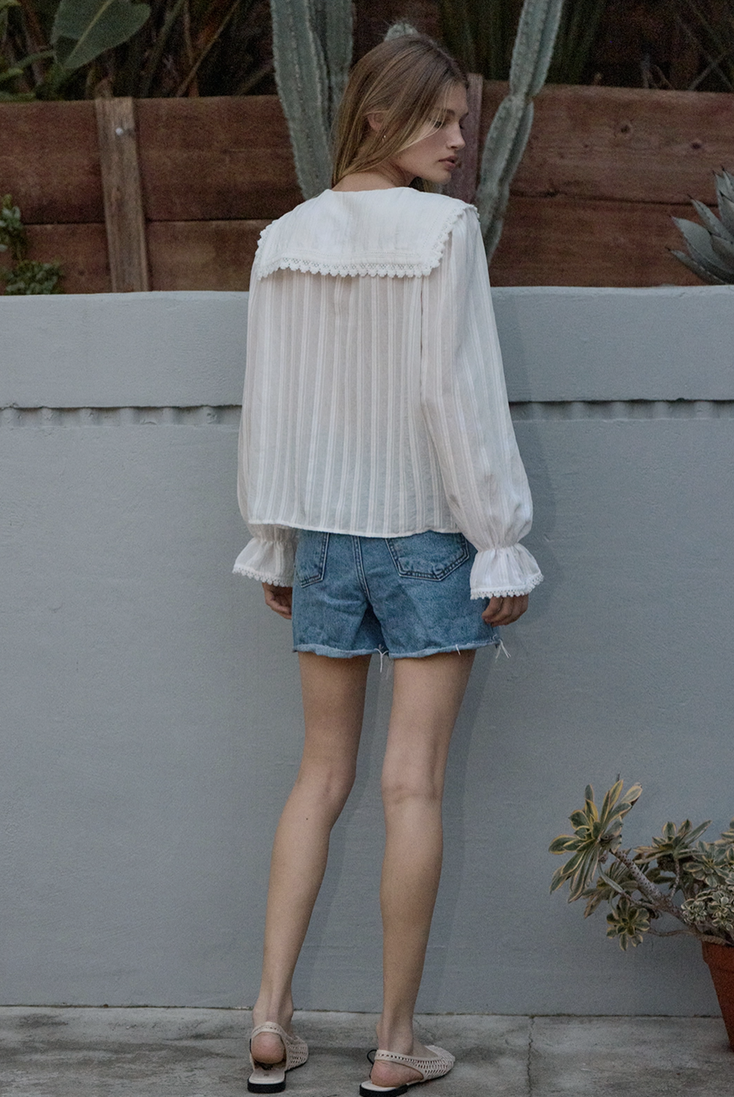 Scalloped Lace Collar Button Blouse White