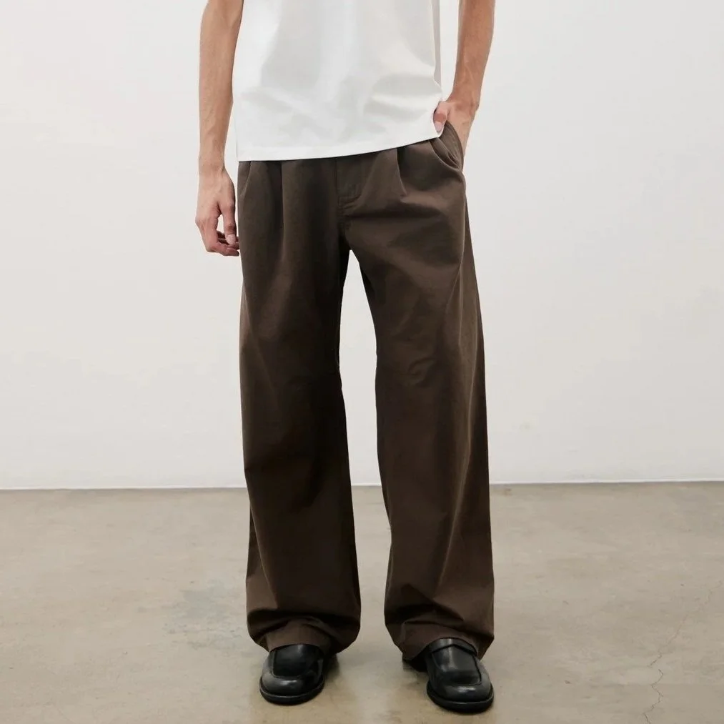 The Vance Relaxed Pleated Trouser Brown