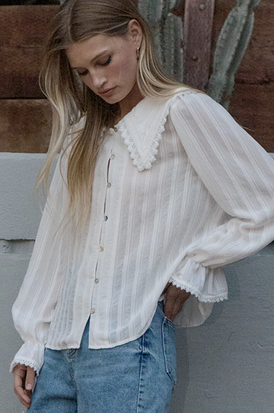 Scalloped Lace Collar Button Blouse White