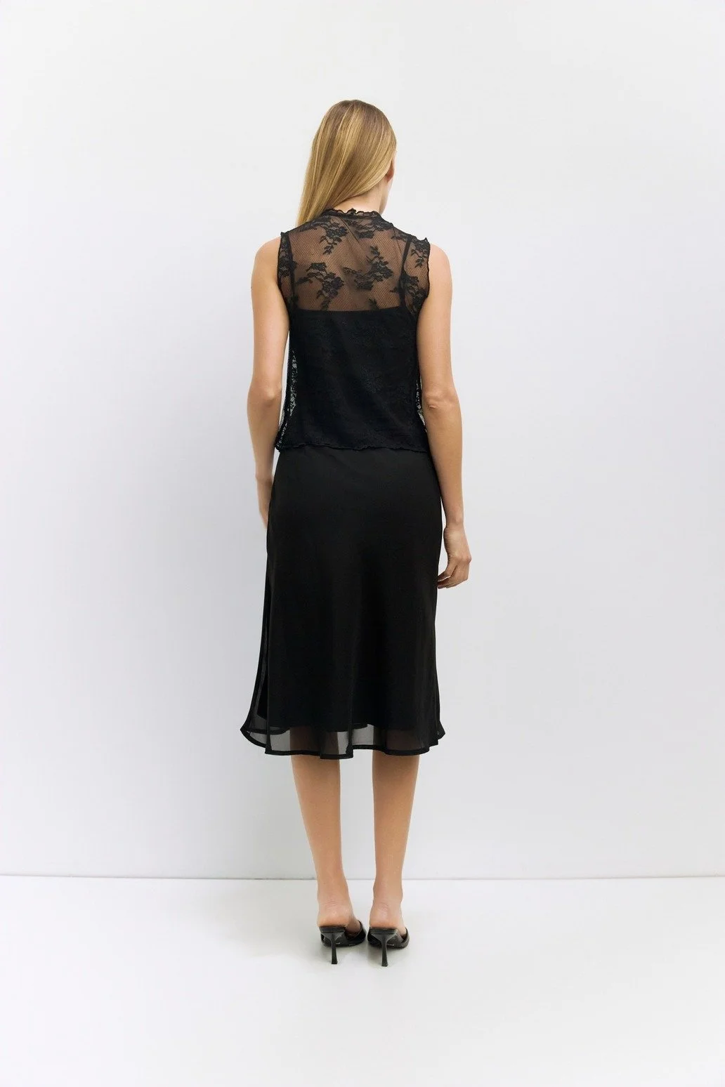 The Jennifer Top Black Lace