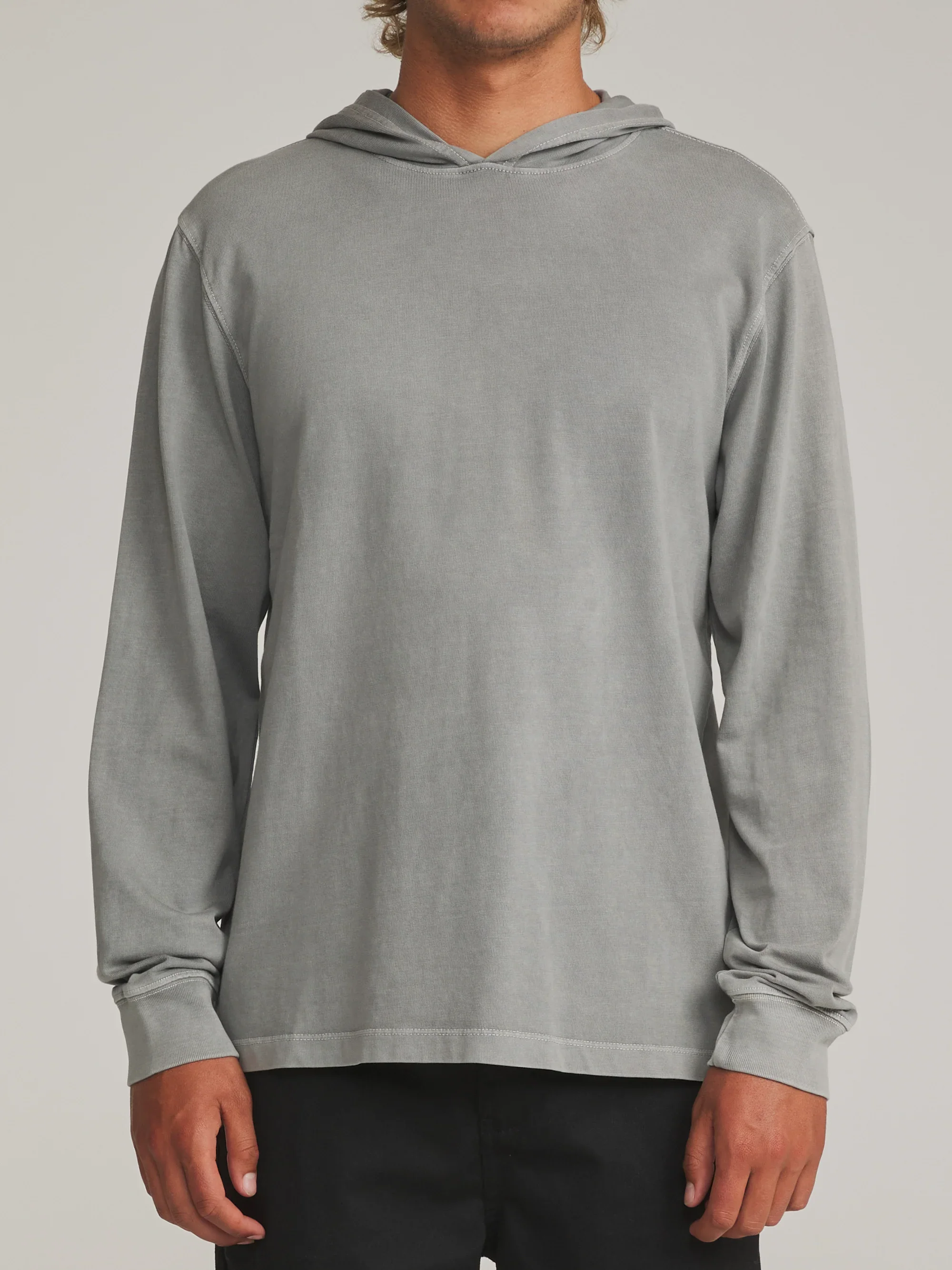 katin-fa26-basic-knits-hide-pullover-gray-vintage-wash-on-model-01-front_5000x.webp