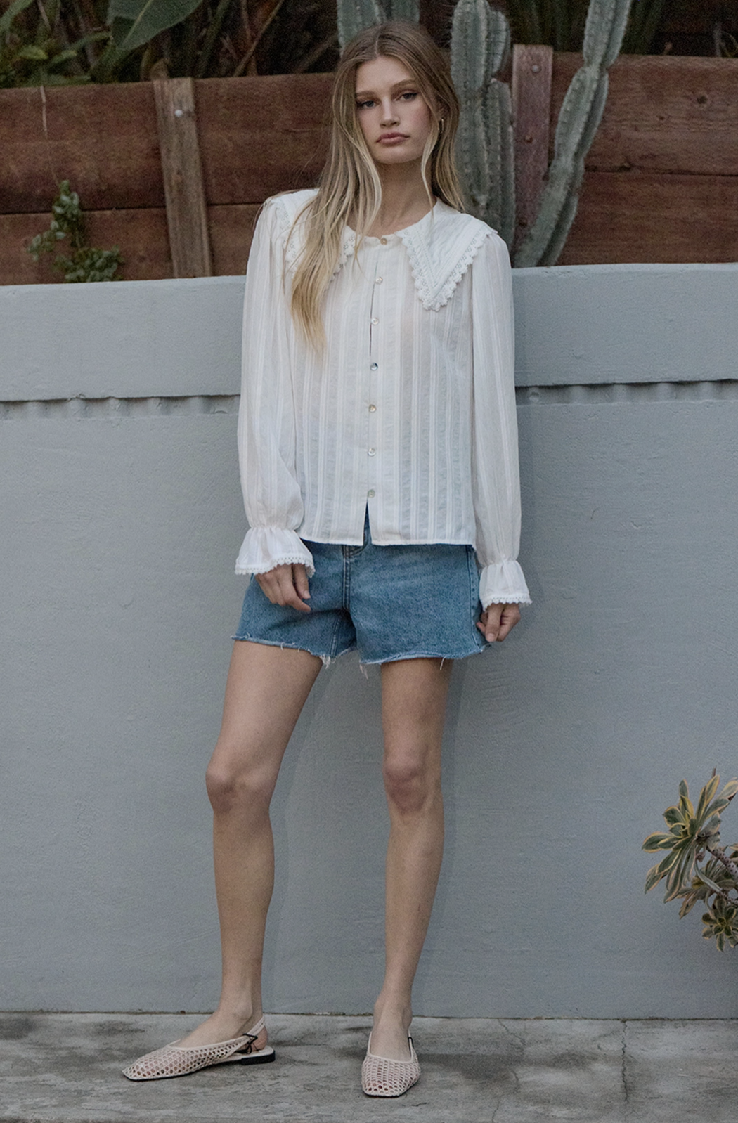 Scalloped Lace Collar Button Blouse White