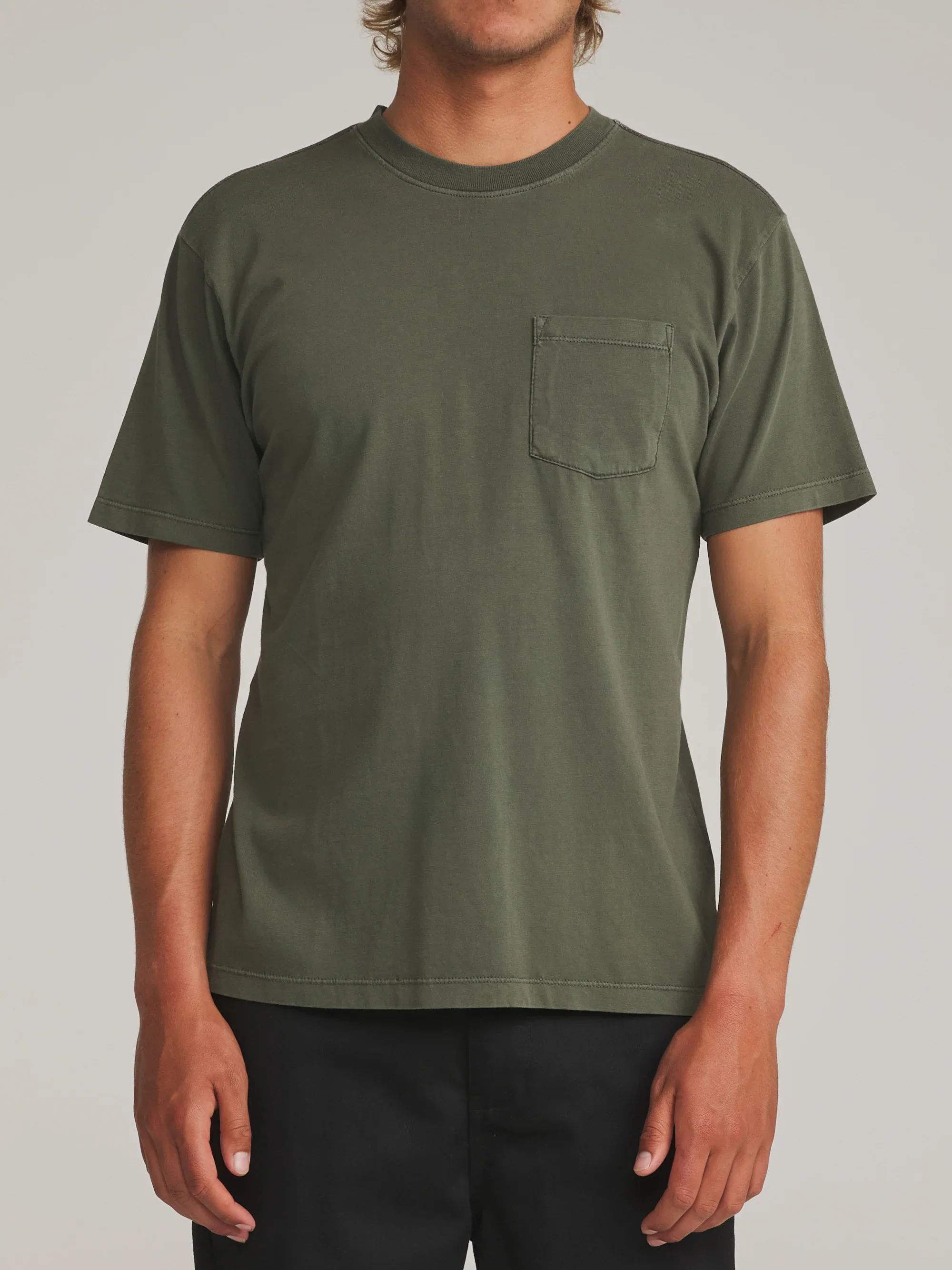 katin-fa26-basic-knits-base-tee-clover-vintage-wash-on-model-01-front_5000x.webp