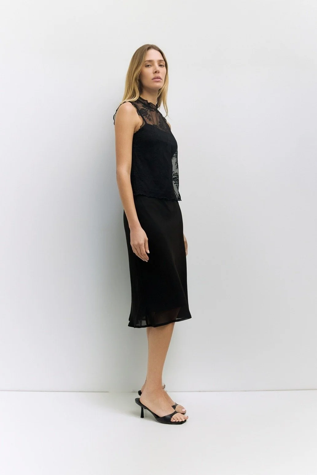 The Jennifer Top Black Lace