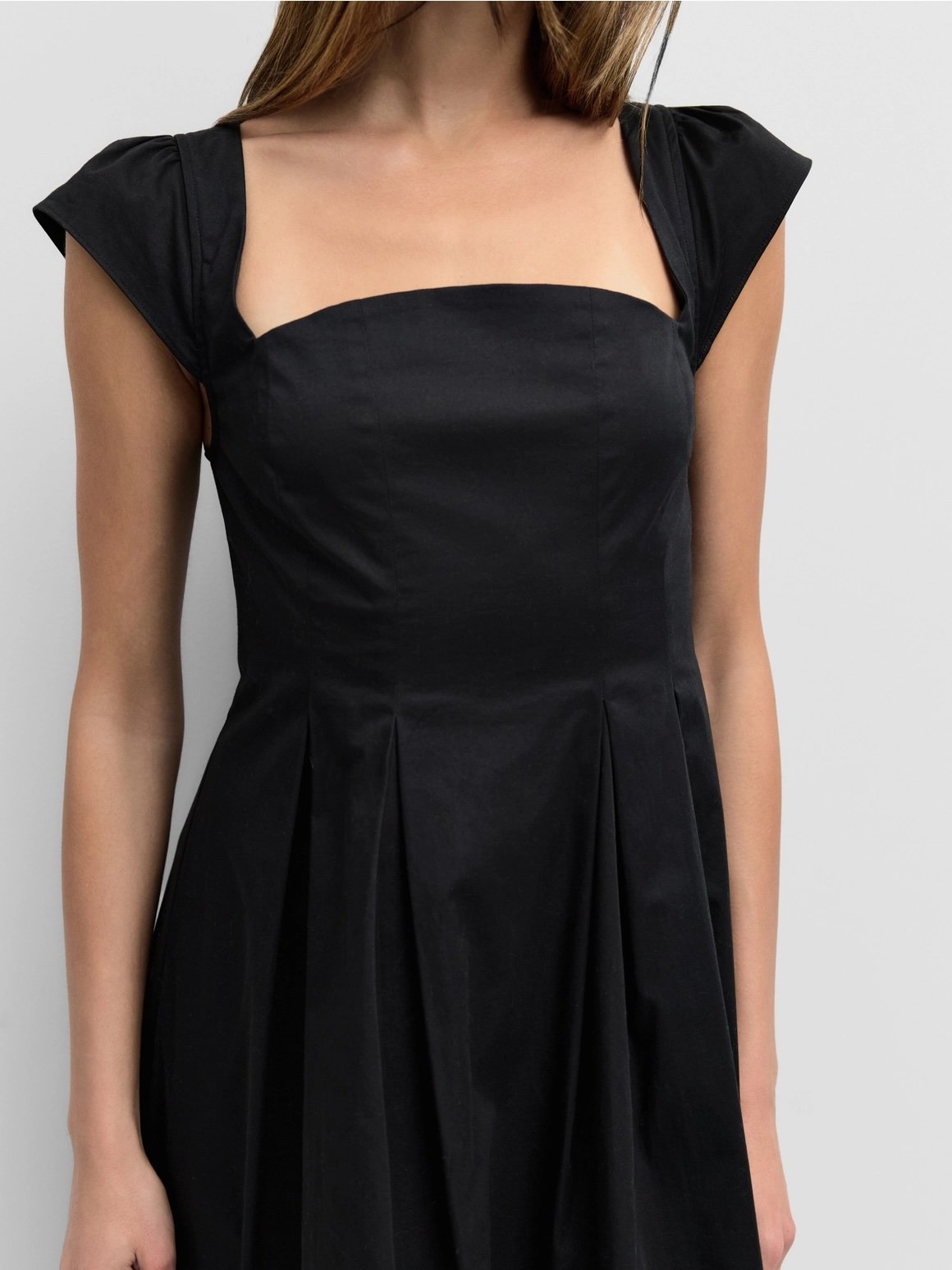 The Roche Dress Black