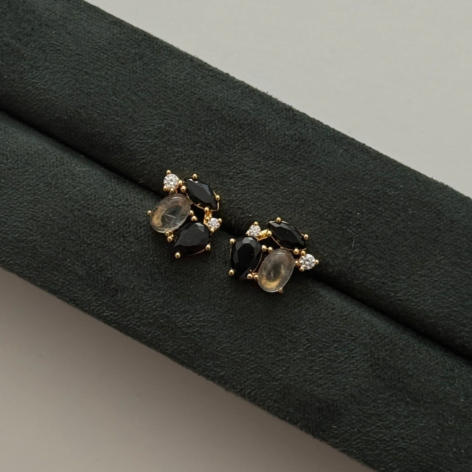 Aurora Cluster Studs