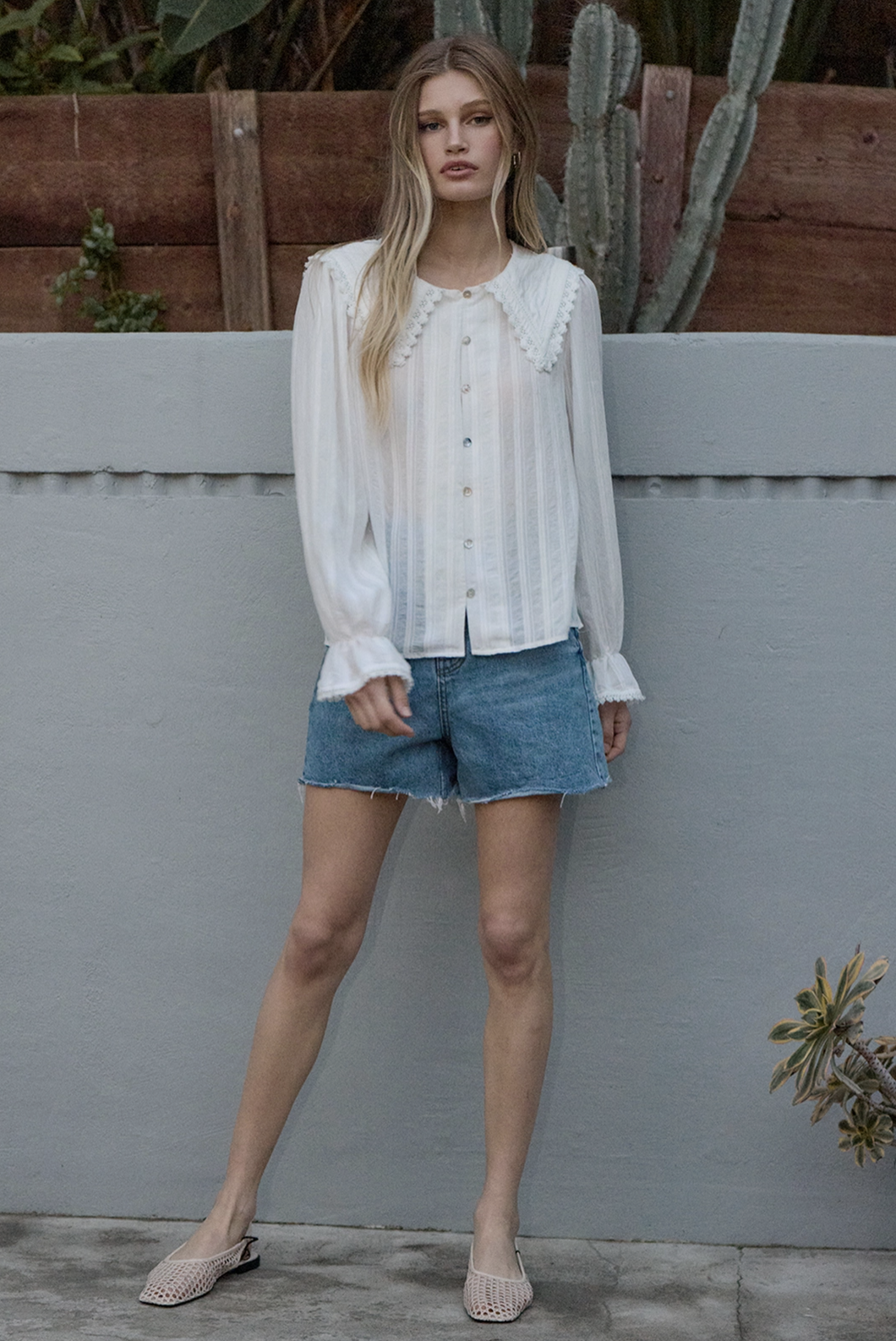 Scalloped Lace Collar Button Blouse White