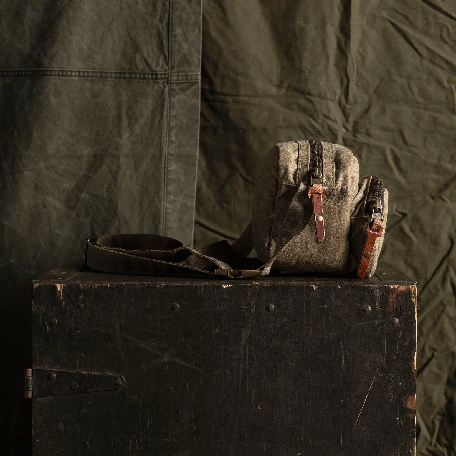 Bradley Mountain Rangefinder Crossbody Bag Field Tan