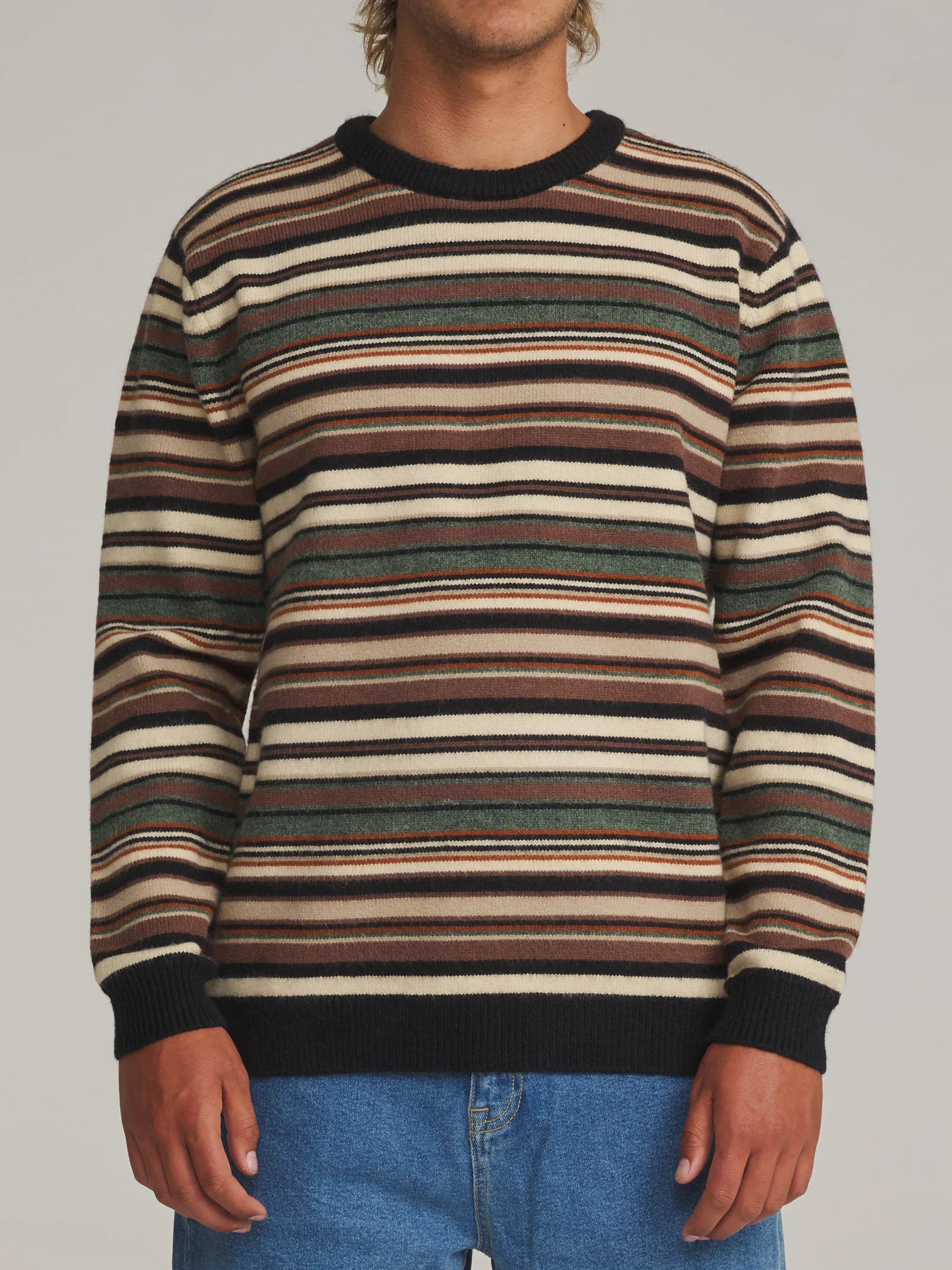 katin-fa26-sweaters-hitch-sweater-black-on-model-01-front_5000x.webp