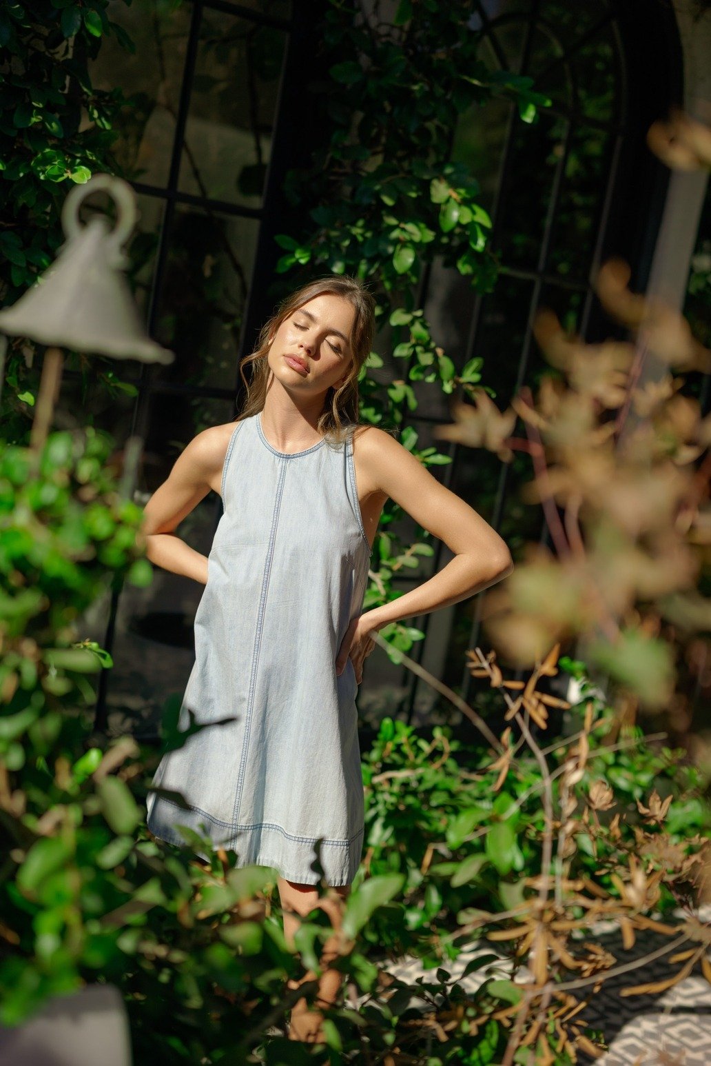 Sleeveless Denim Shift Dress Light Wash