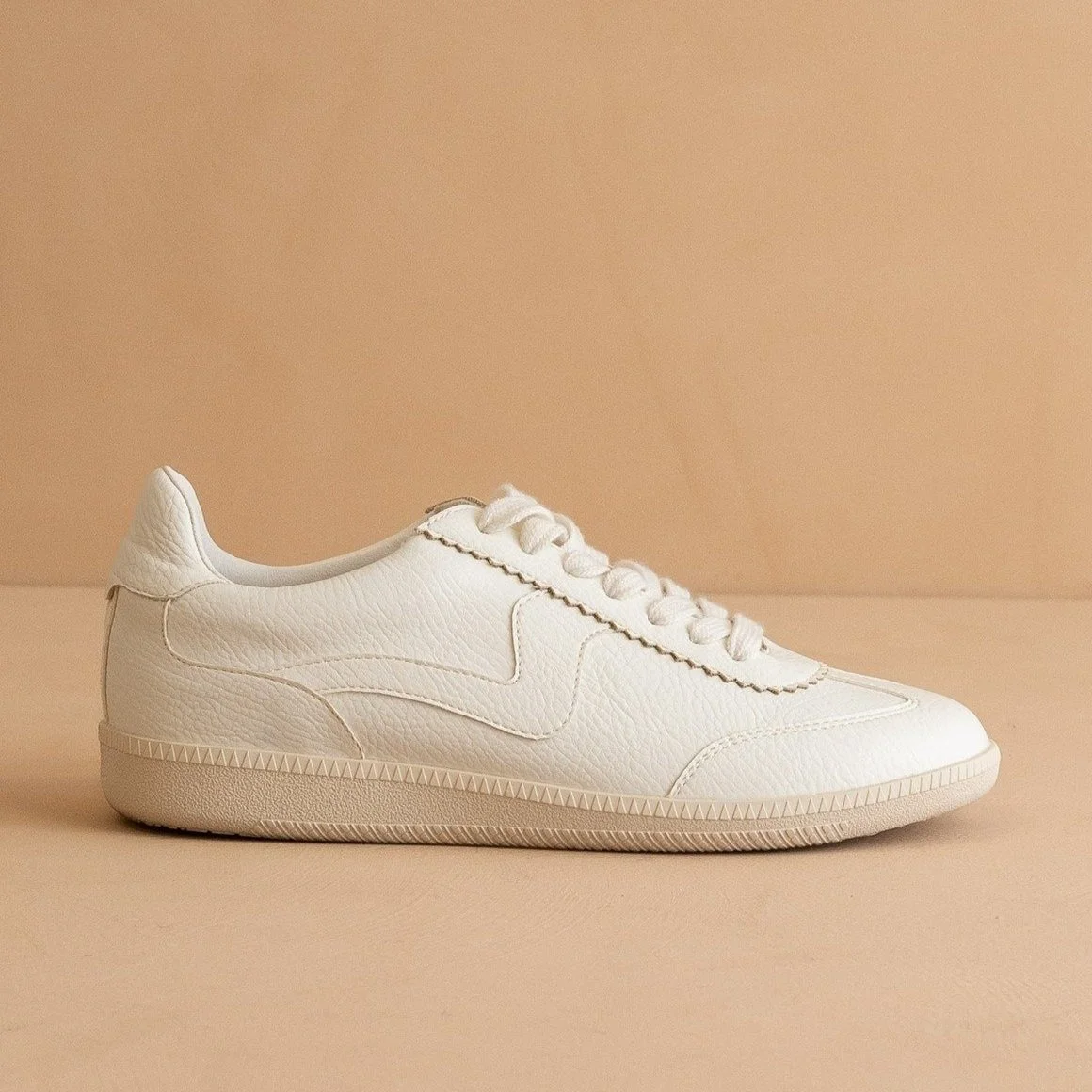 The Kyla Low Top Sneakers White