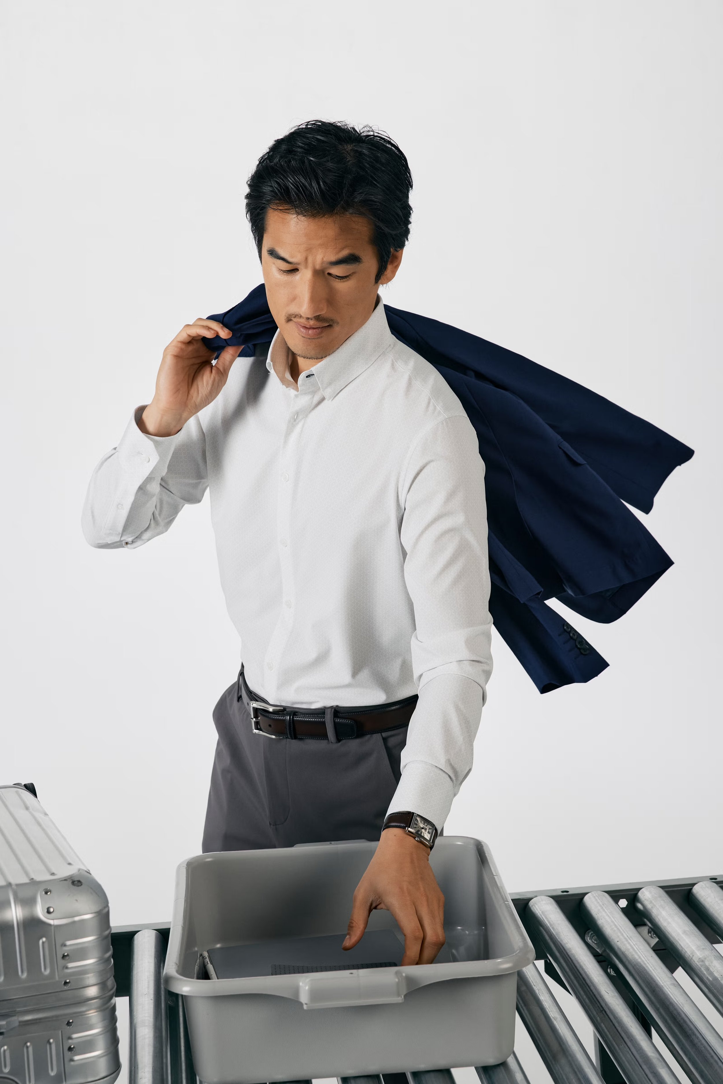 Mizzen + Main Leeward Dress Shirt White Circle Texture