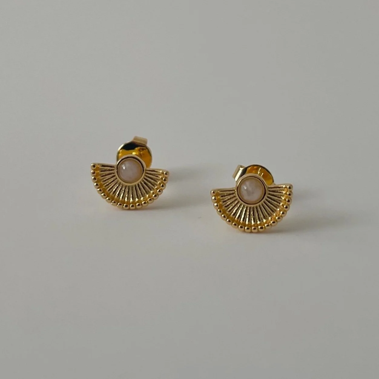 Marigold Earrings Moonstone & Gold