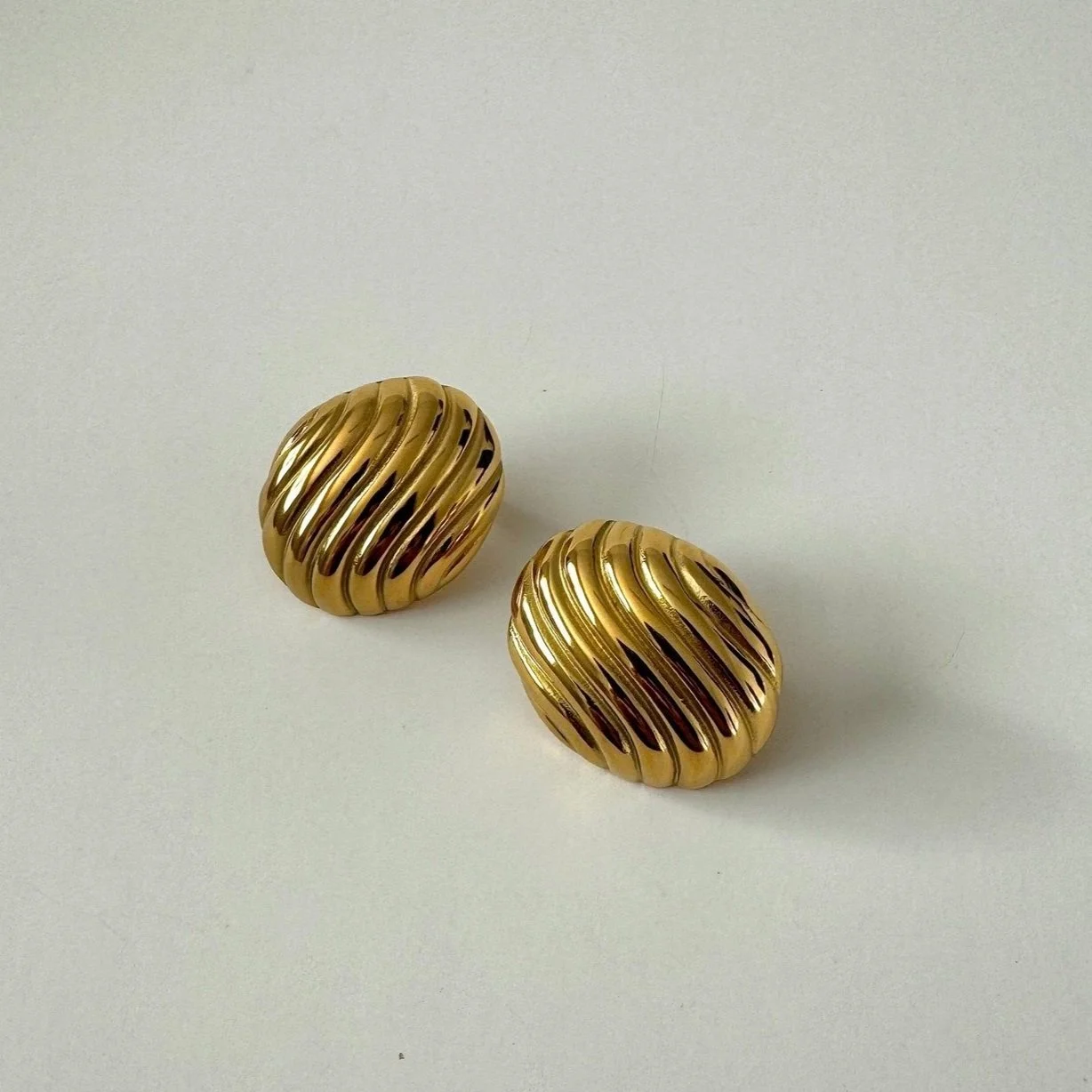 Wave Earrings Gold