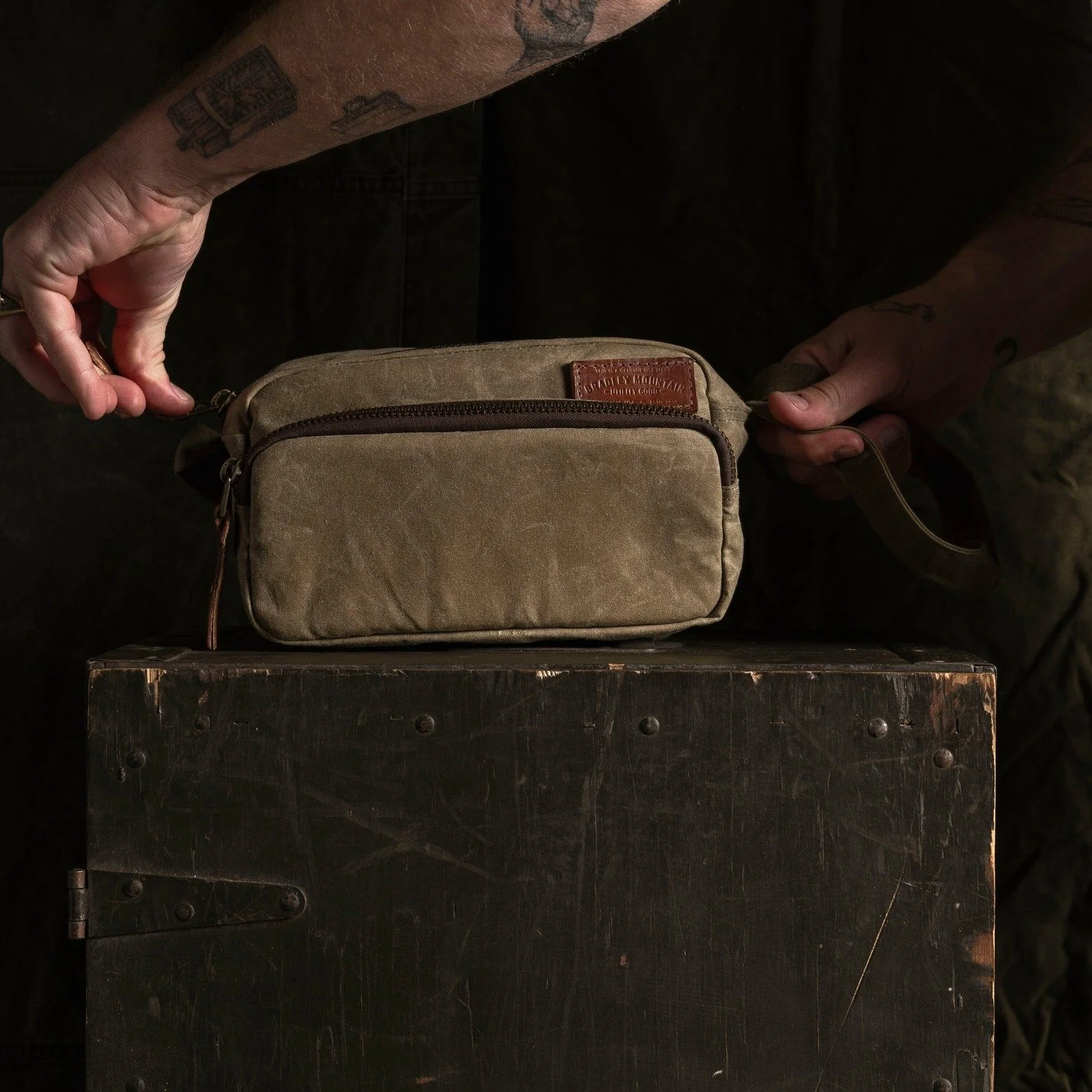 Bradley Mountain Rangefinder Crossbody Bag Field Tan