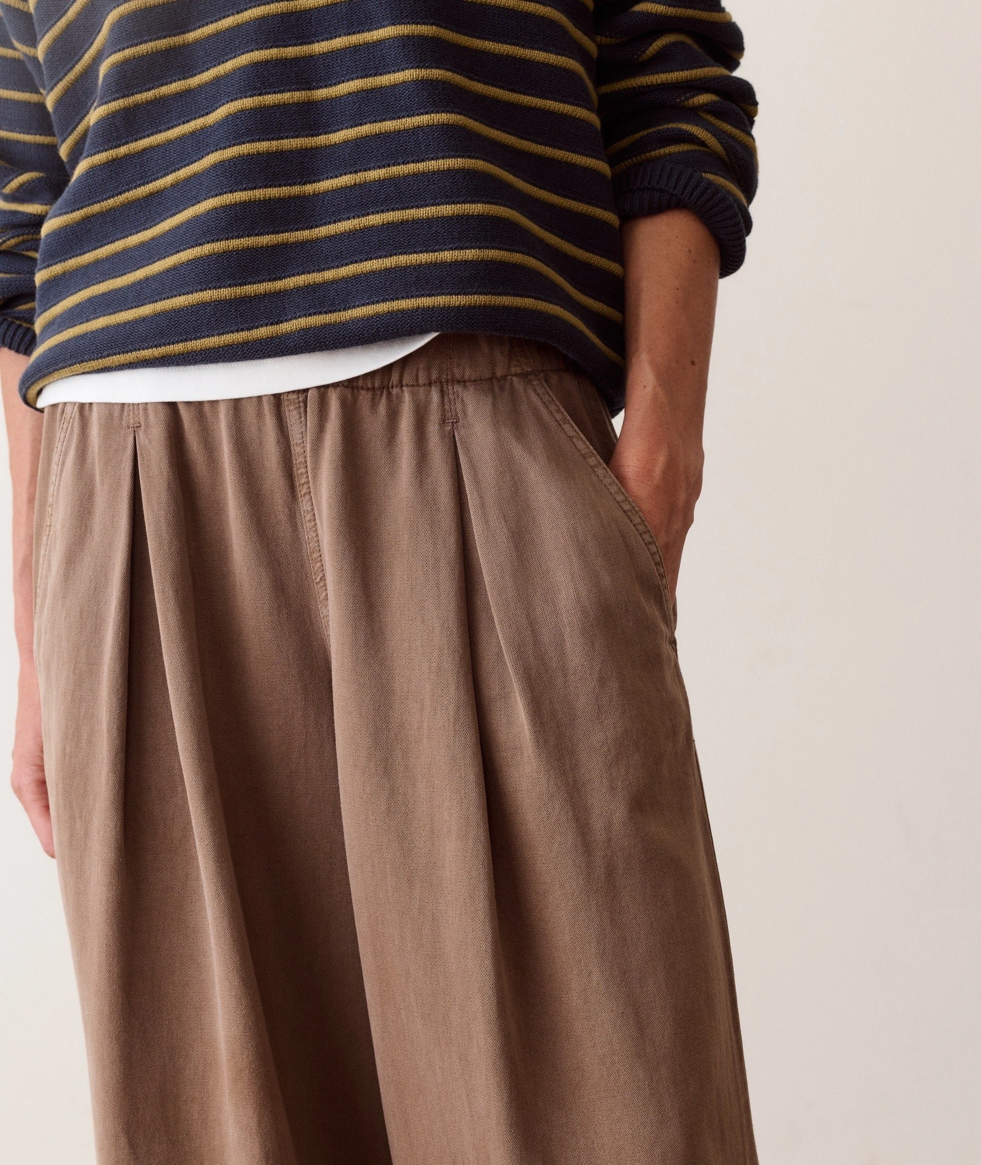 marine-layer-allison-pleated-trouser-java-7.jpg